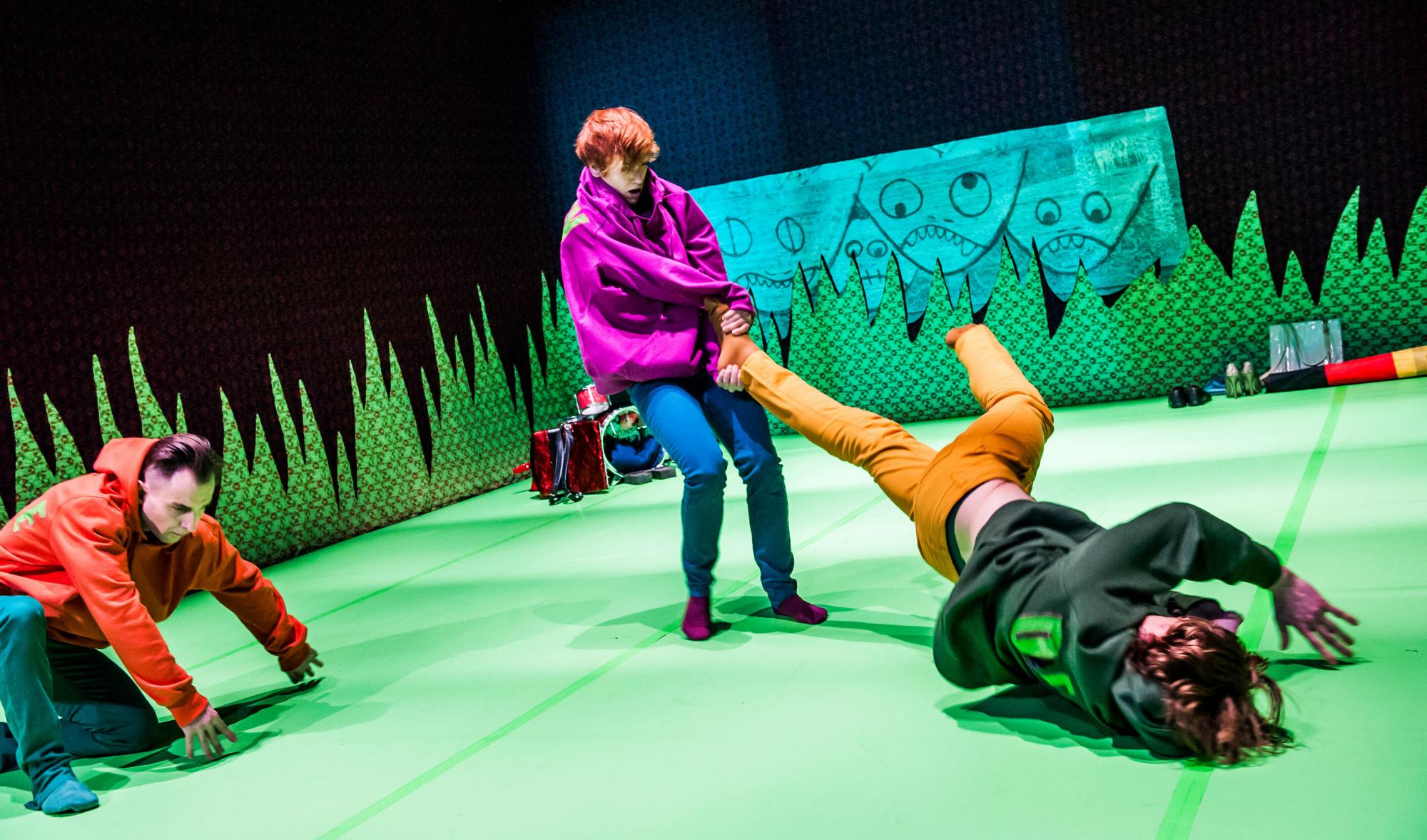 „Ich wollte doch nur…!“ von shot AG. Tanz: Wolfgang Boos, Dennis Dietrich und Cindy Hammer