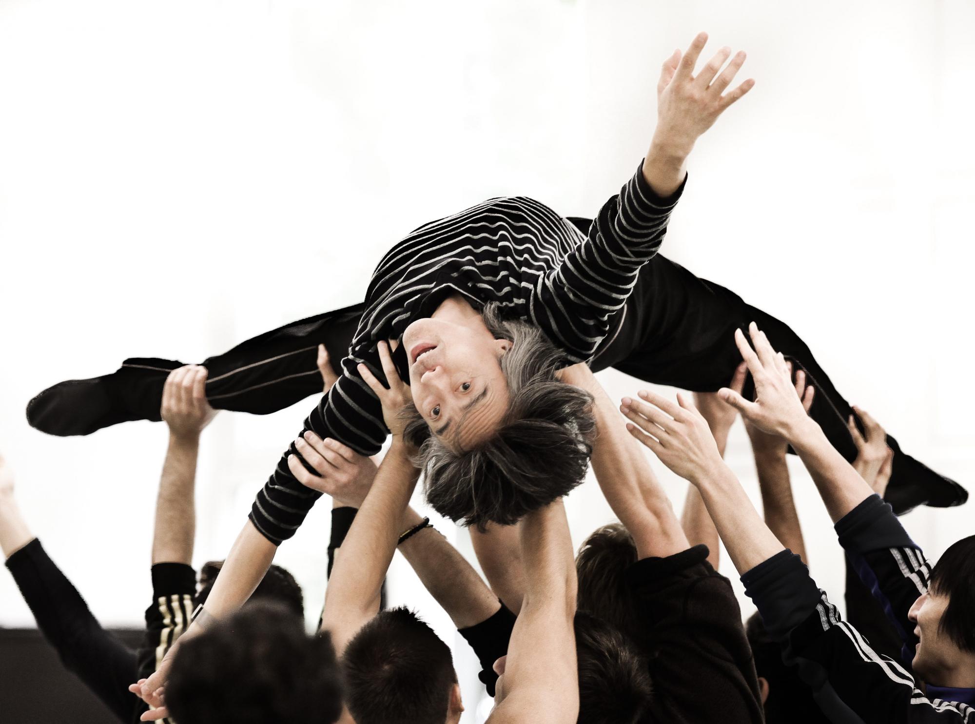 Xin Peng Wang bei den Proben zu „Der Traum der roten Kammer“