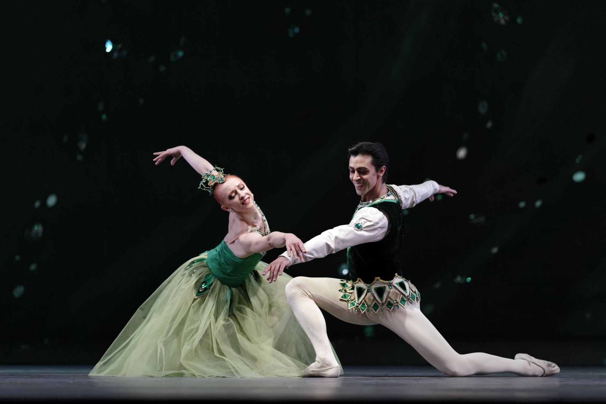 Natalia Sologub und Guy Albouy in „Smaragde“ von George Balanchine