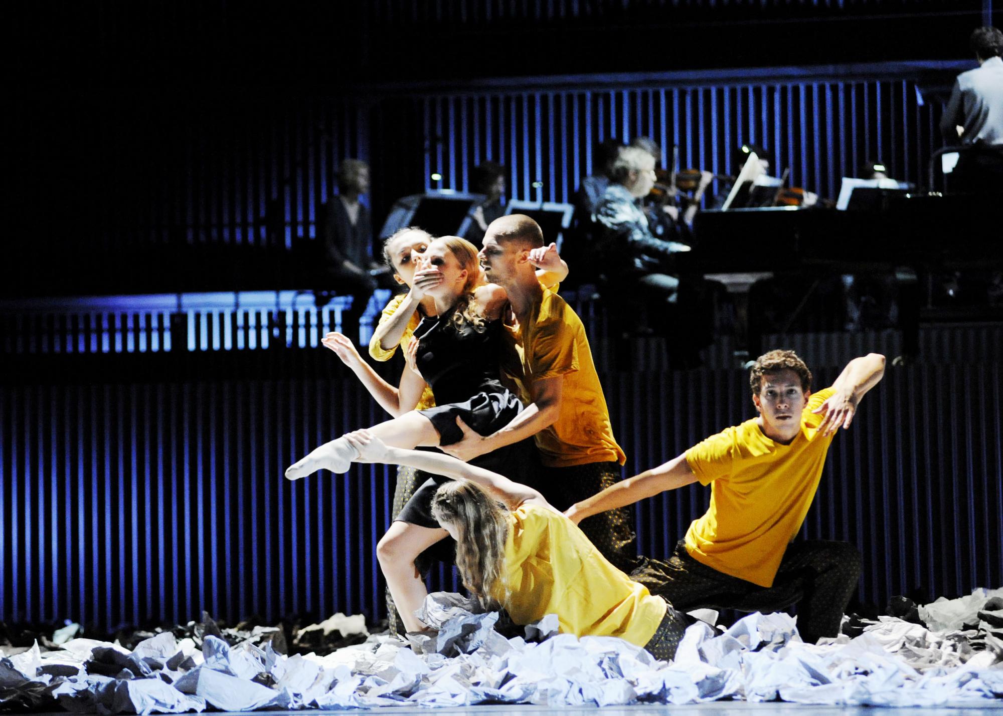 „Loops and Lines“ von Stephan Thoss