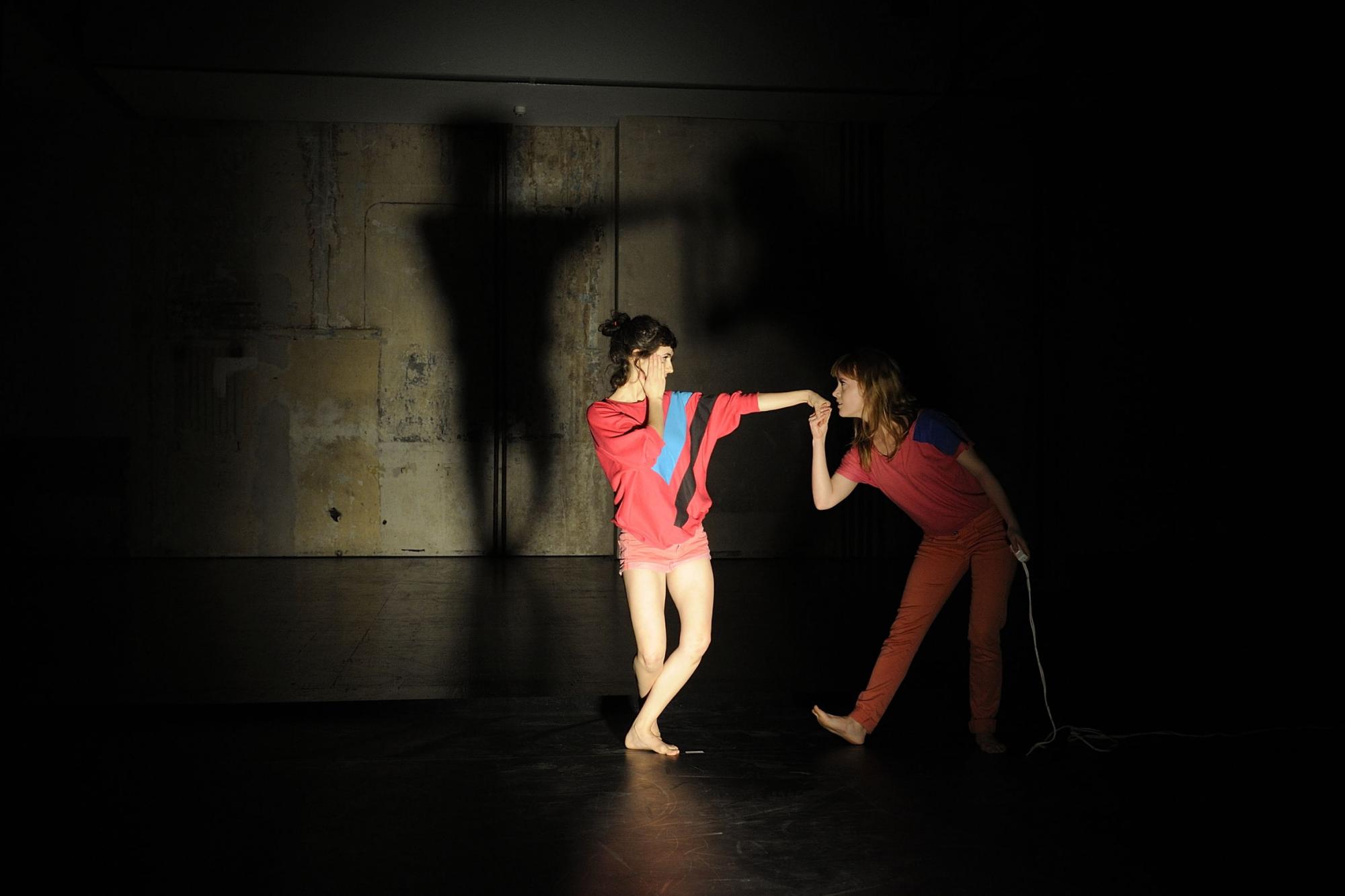 „As easy as 1, 2, 3“ von Kareth Schaffer. Tanz: Anna Lena Lehr und Kareth Schaffer