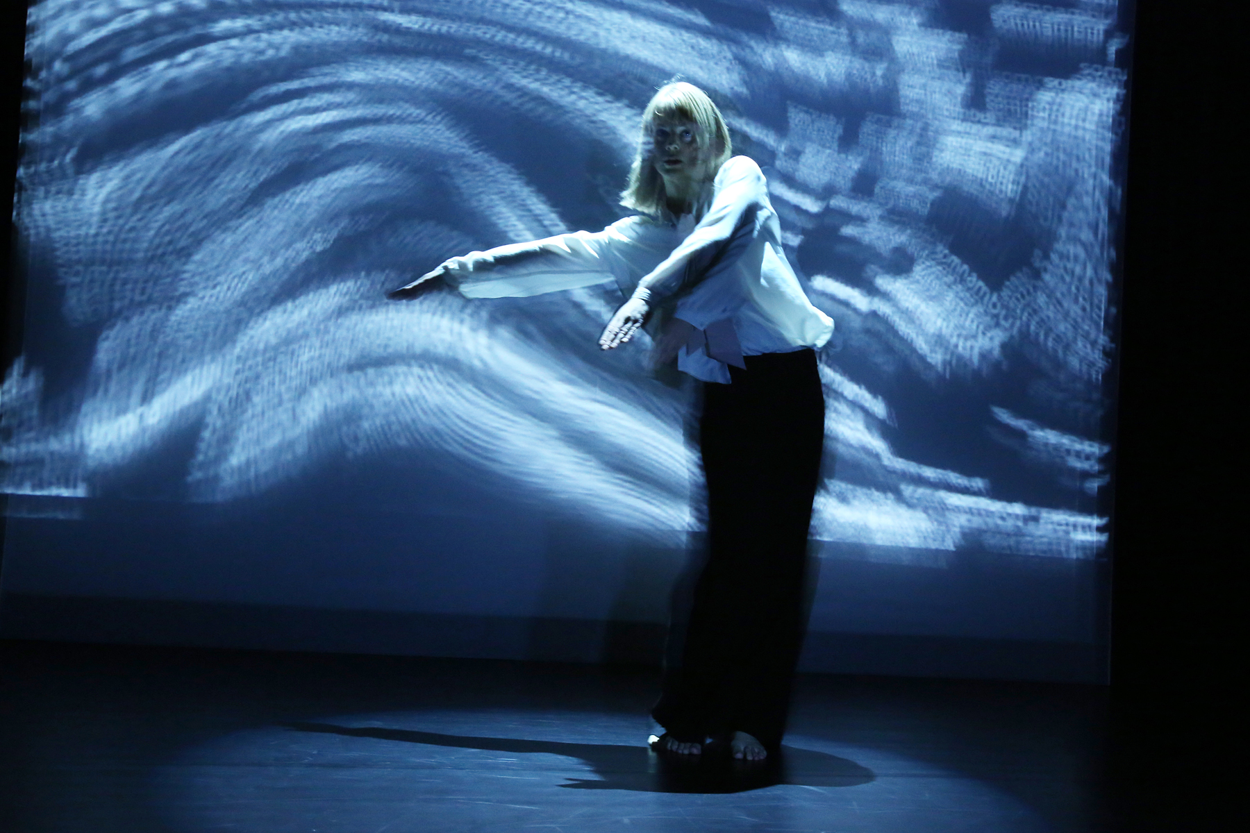 Der Kulturverein FeinSinn mit „[A]ura“ im KosmosTheater Wien