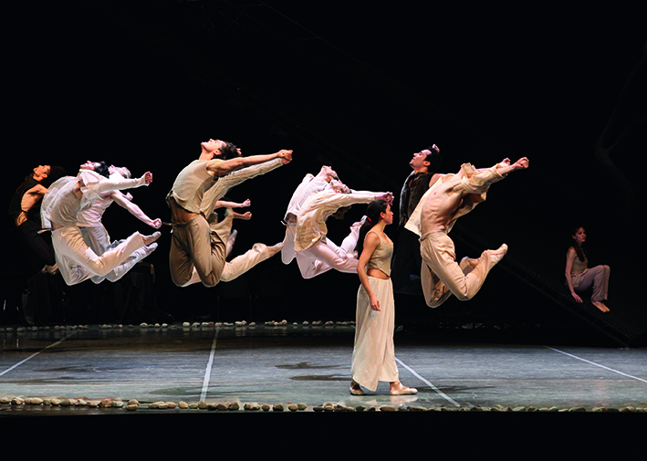 „Messias“ von John Neumeier. Tanz: Lucia Rios und Ensemble