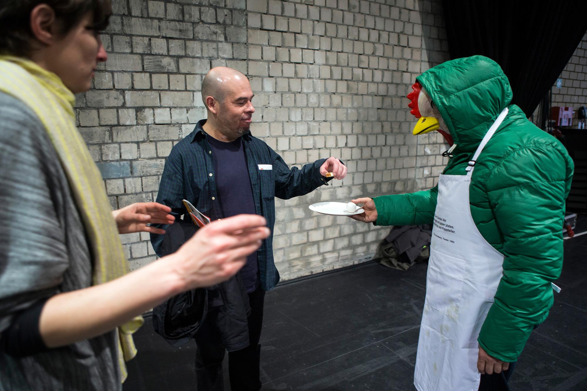 Volume II: Sebastian Matthias' „people looking at people looking at people“