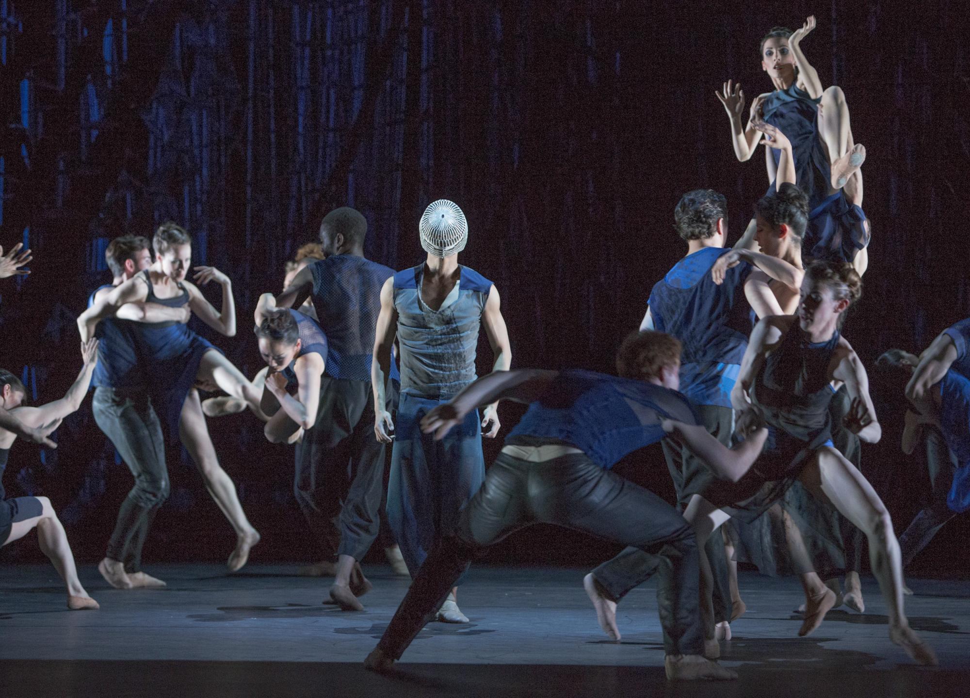 „Deep Field“ von Martin Schläpfer. Tanz: Ensemble