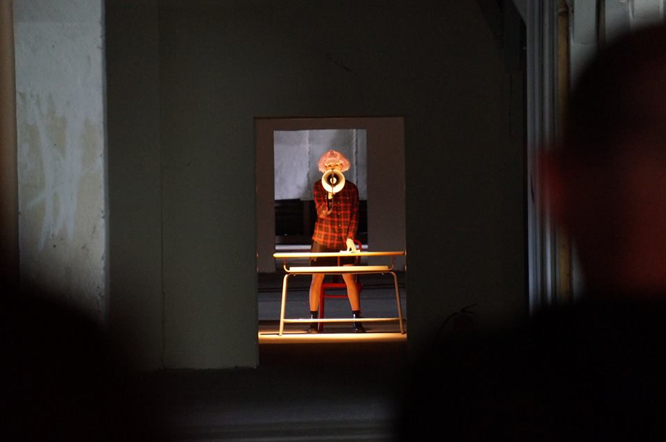 „Umgegend“ von Andrea Hilger, Choreografie: Jelena Ivanovic