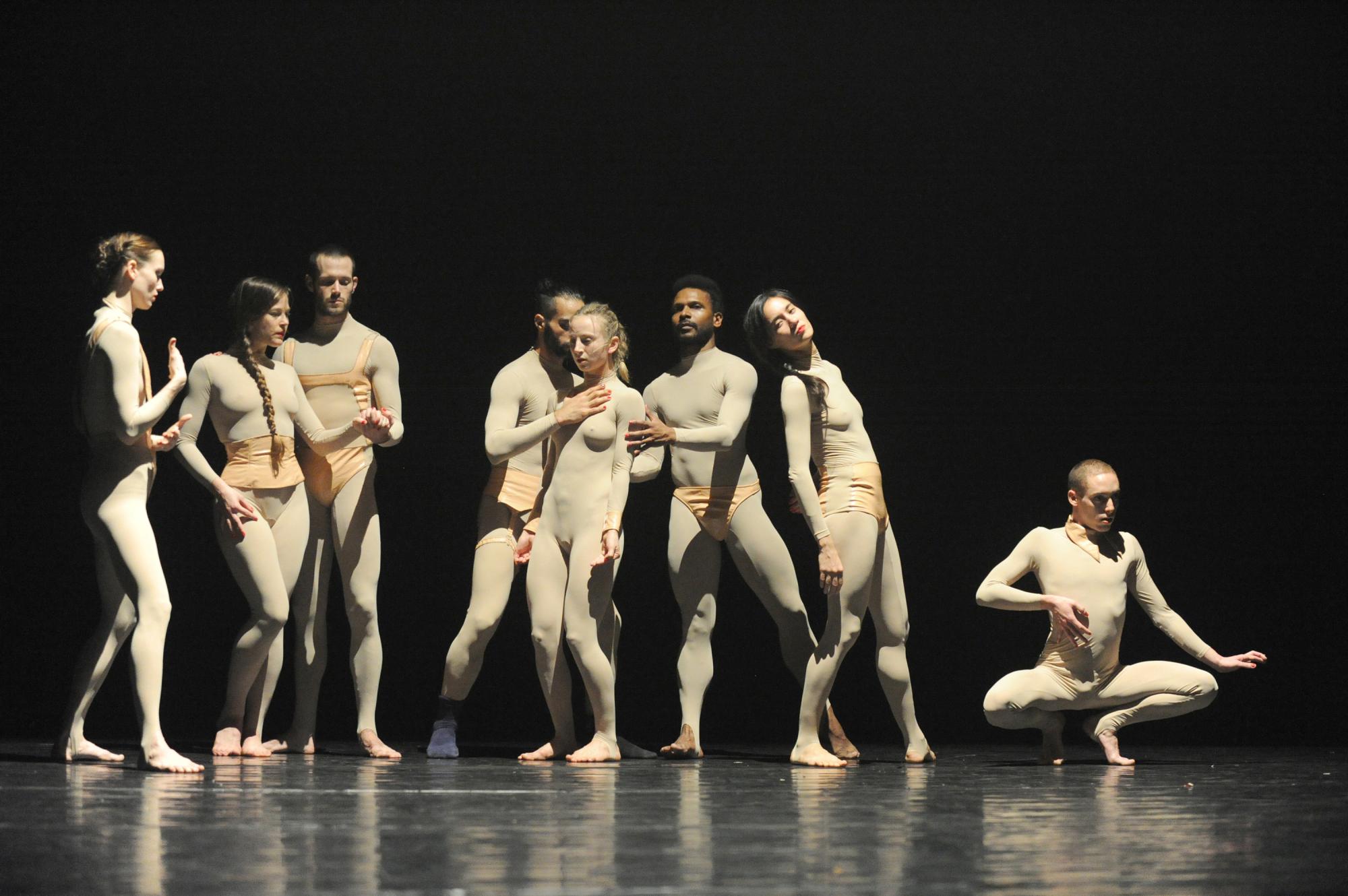 „House“ von Sharon Eyal