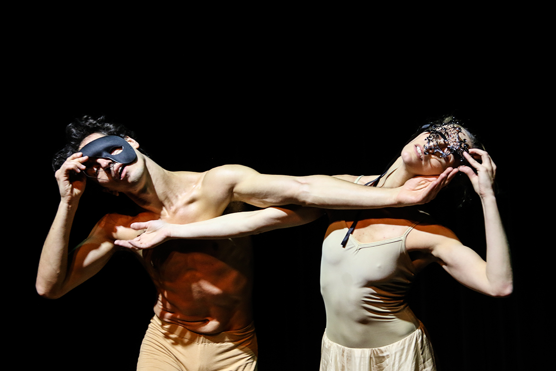 „Junge Choreographen“ am Hamburg Ballett: Silvia Azzoni und Alexandre Riabko in „Ouroboros“ von Yuka Oishi