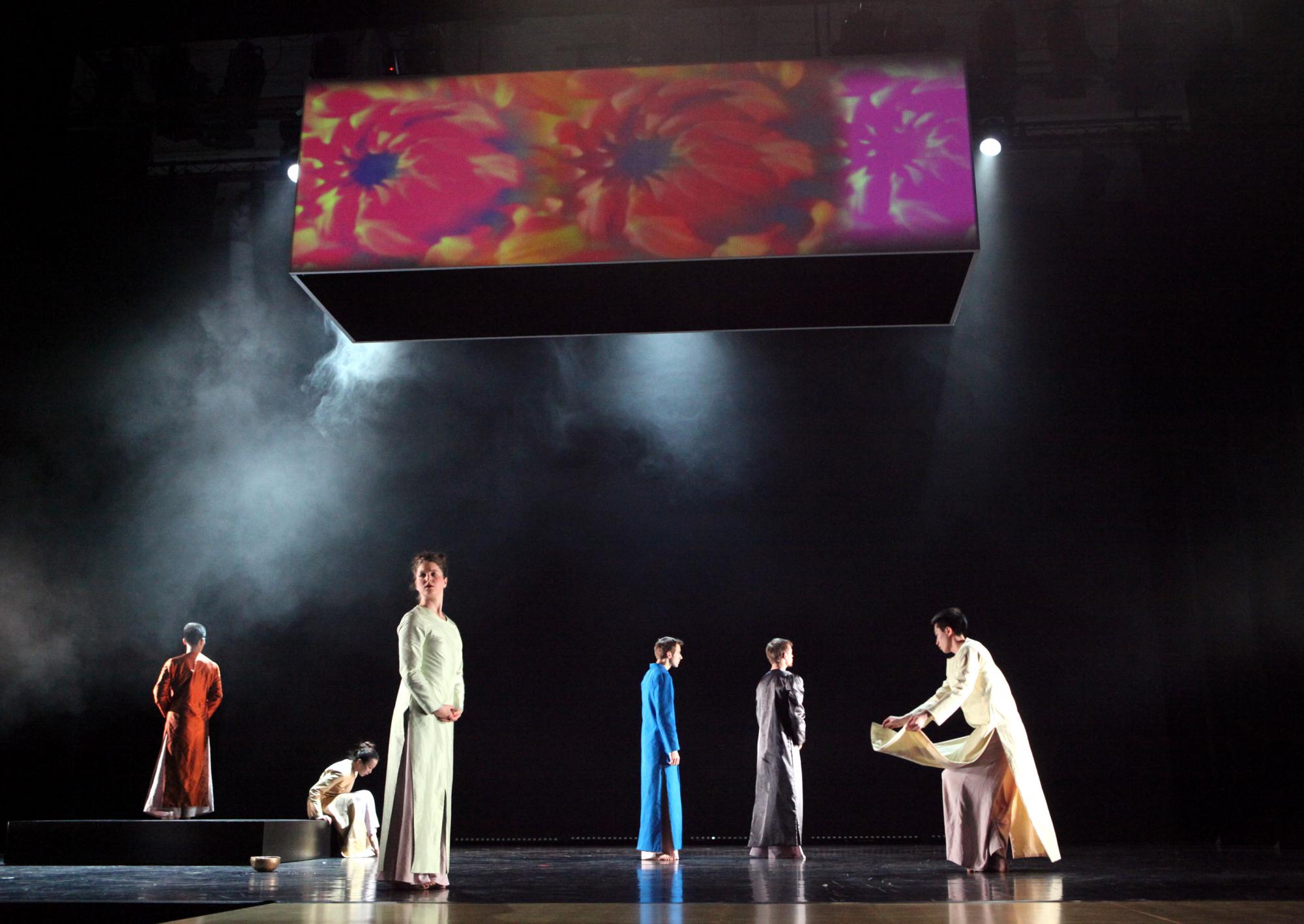 „Rotkammertraum“ im Folkwang Tanzstudio