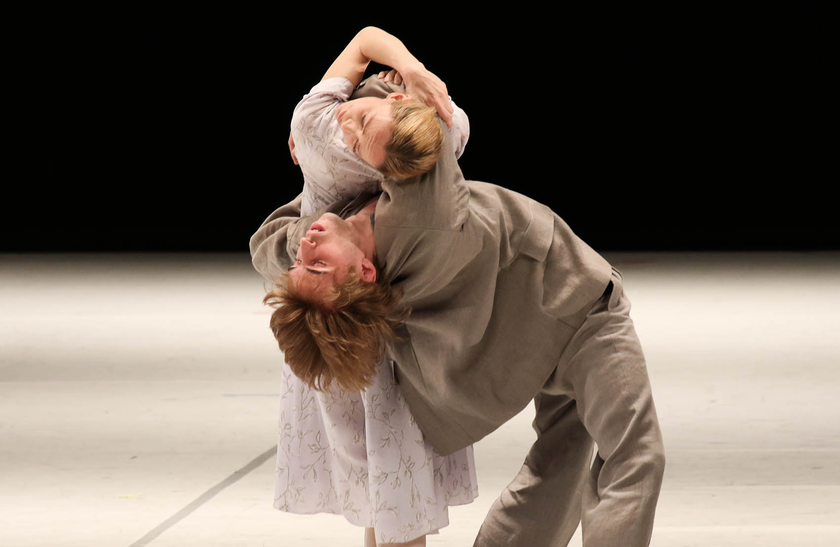 „Debüt“ am Hamburg Ballett:  Silvia Azzoni als Romola und Aleix Martinez als Vaslaw Nijinsky in „Nijinsky“
