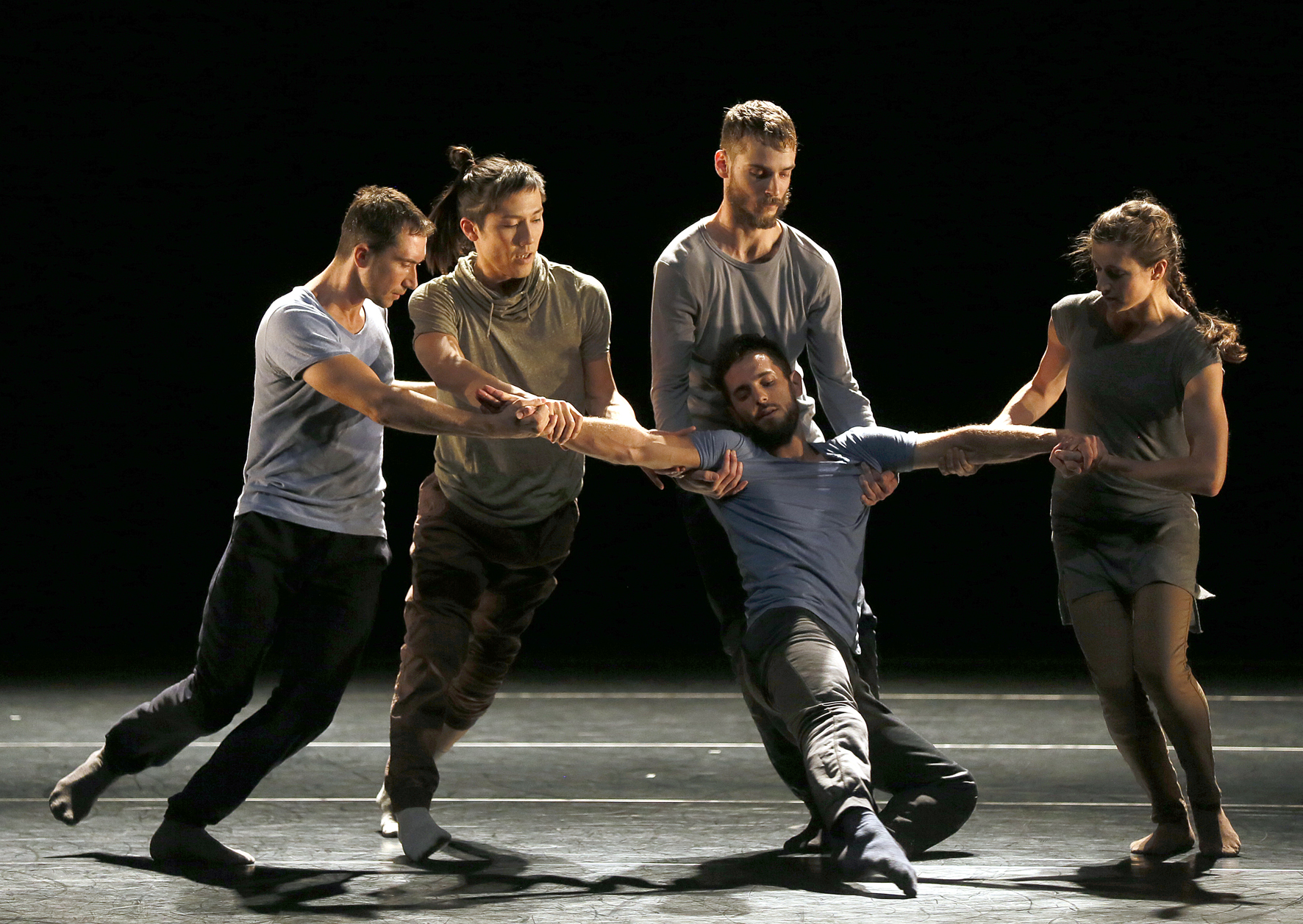 „...oder nirgends“ von Andrew Skeels