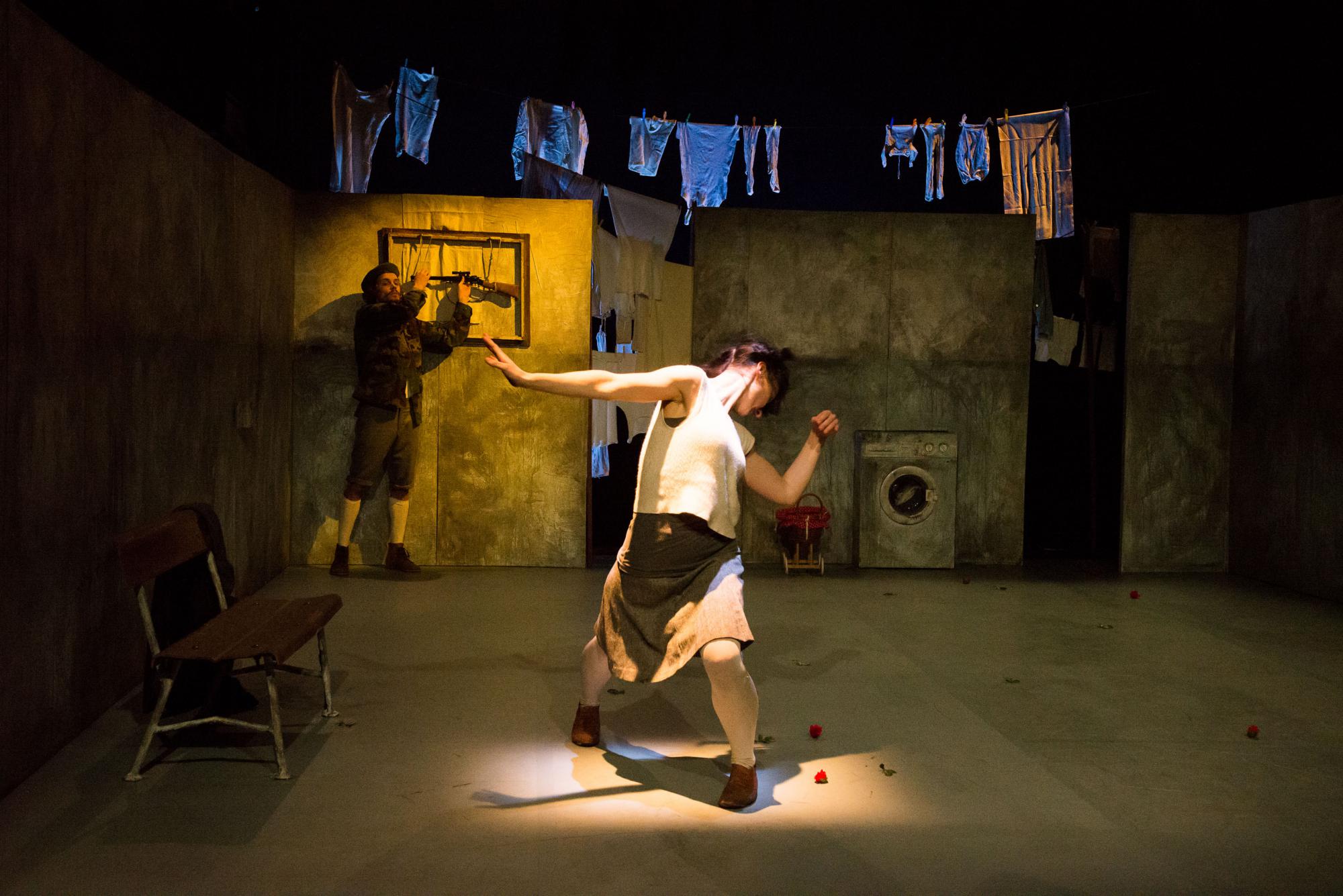 „Ahnungslos durch die Nacht“, von shot AG. Tanz: Nora Schott und Christian Novopavlovski.