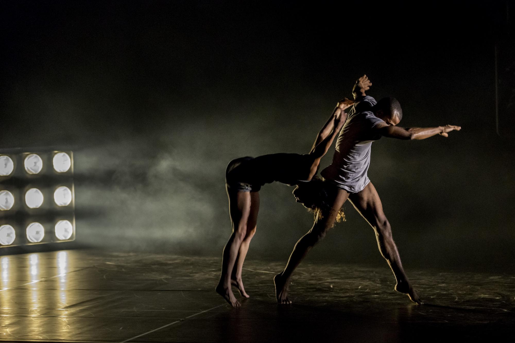 „Romance Inverse“ von Itzik Galili. Tanz: Armando Braswell und Andrea Tortosa Vidal