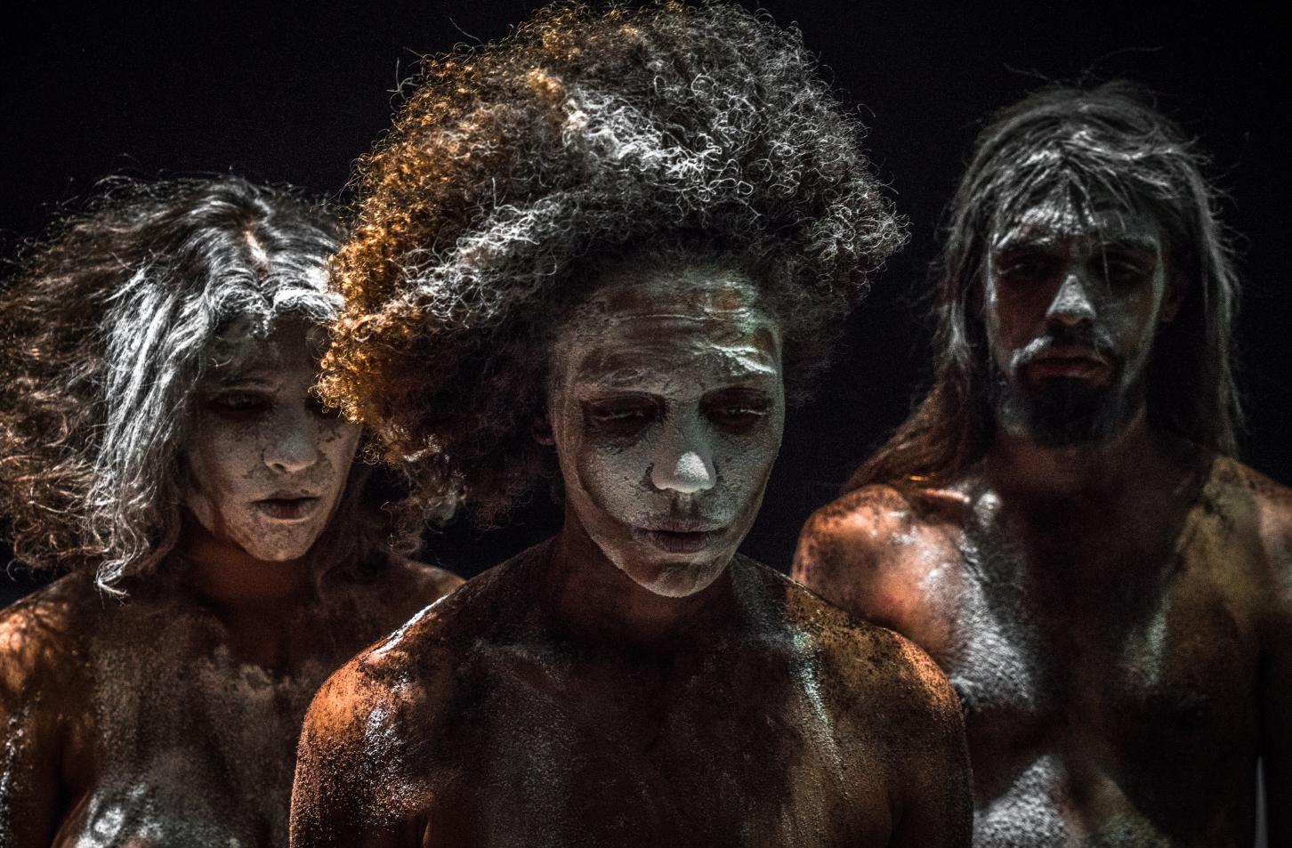 „The Sky Is Already Falling“ von Lia Rodrigues