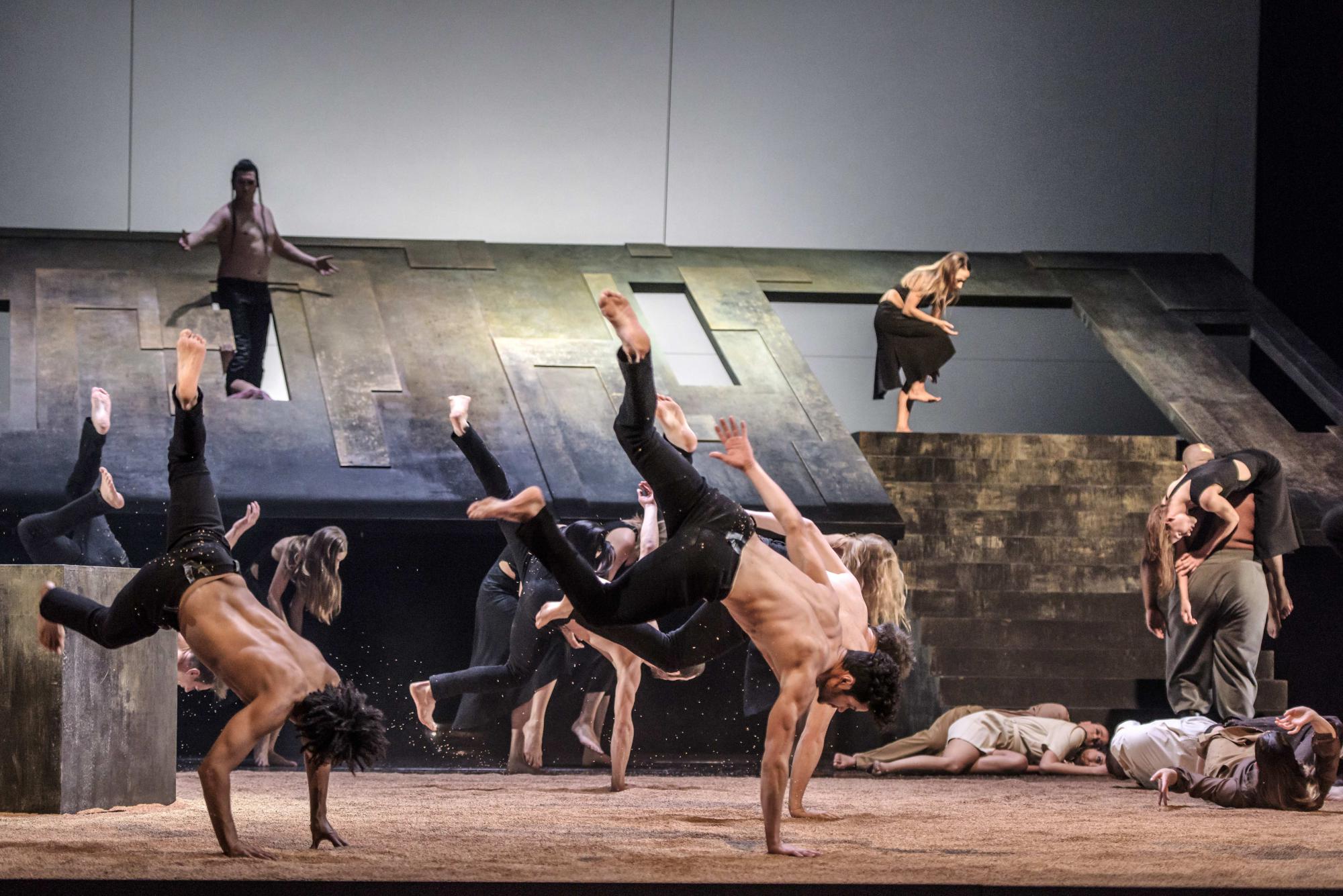 „Hercules“ von Ester Ambrosino. Tanz: Ensemble.