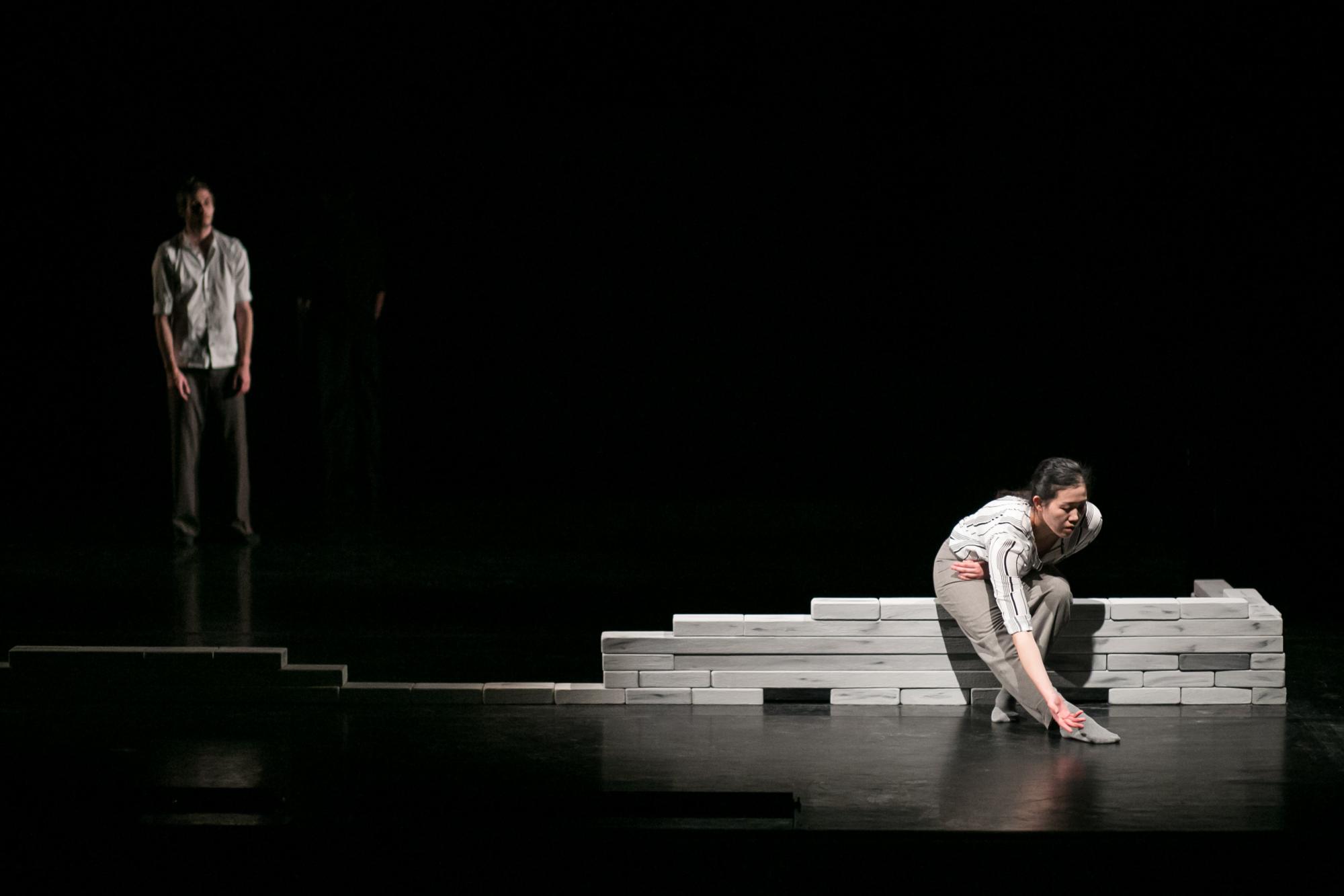 „PLUMMET - a sharp down in 3 acts“ von Iker Arrue.