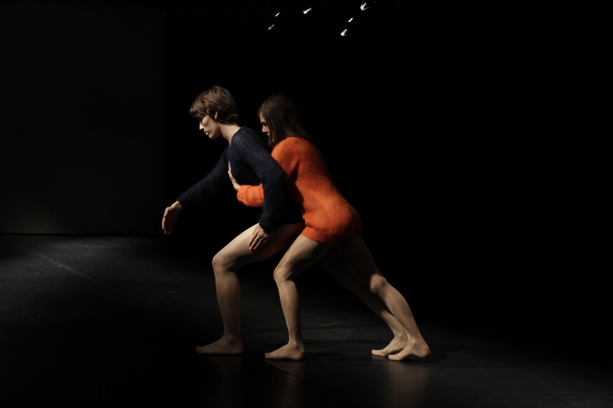 „At Close Distance“ von Christina Ciupke und Ayşe Orhon.