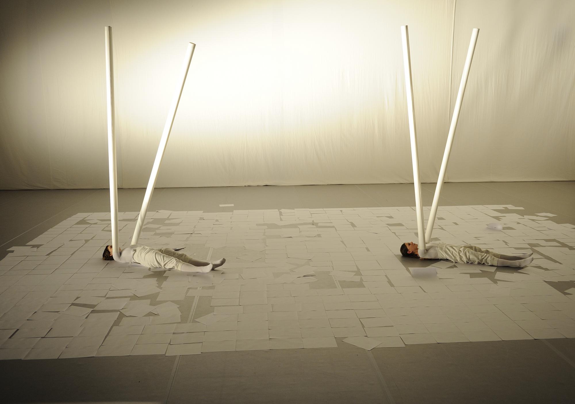 „Now and Then“ von Christina Ciupke und Jasna L. Vinovrski