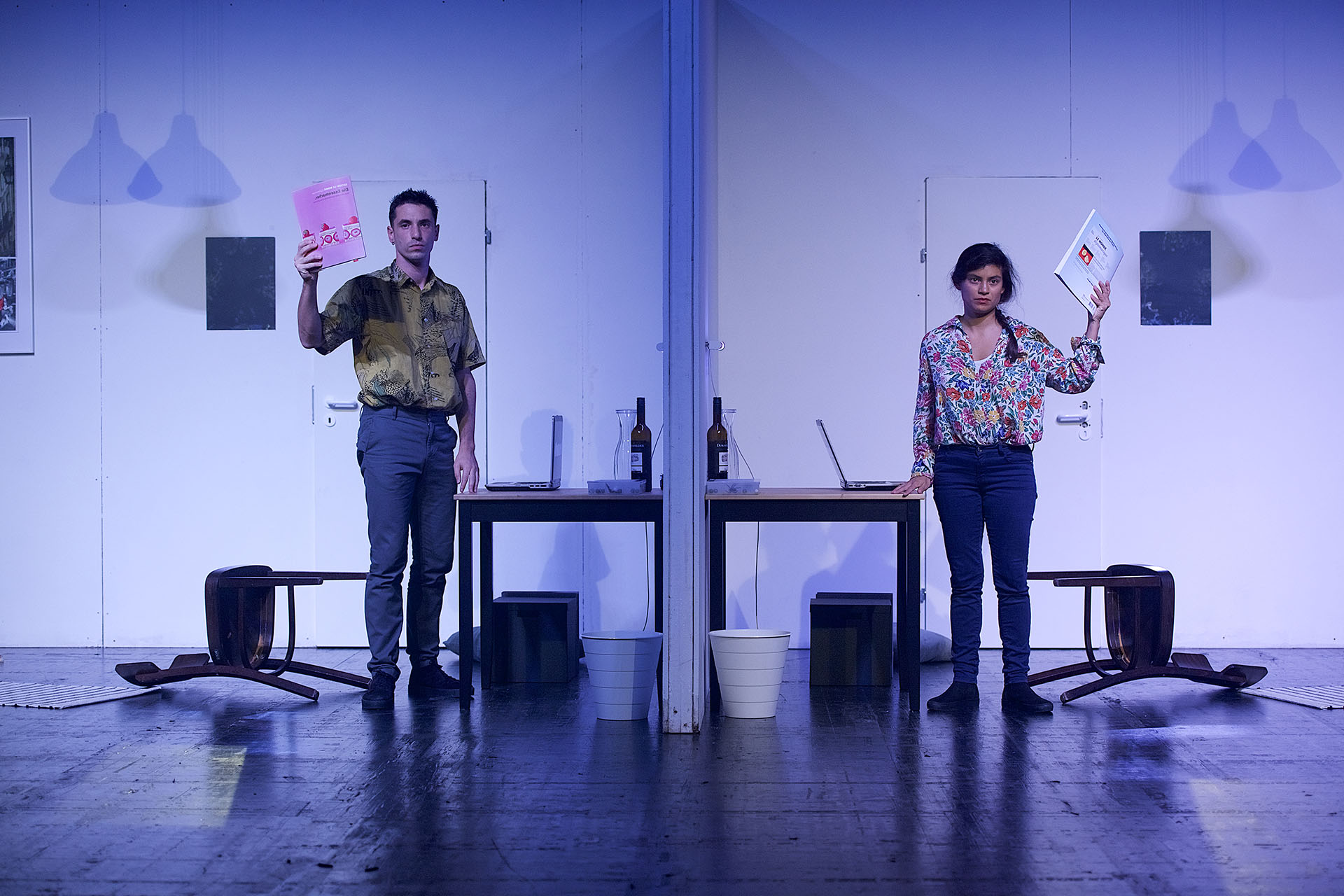 „The Twofold Paradox“ von und mit Ixchel Mendoza Hernández (r) und Enrico Ticconi (l)