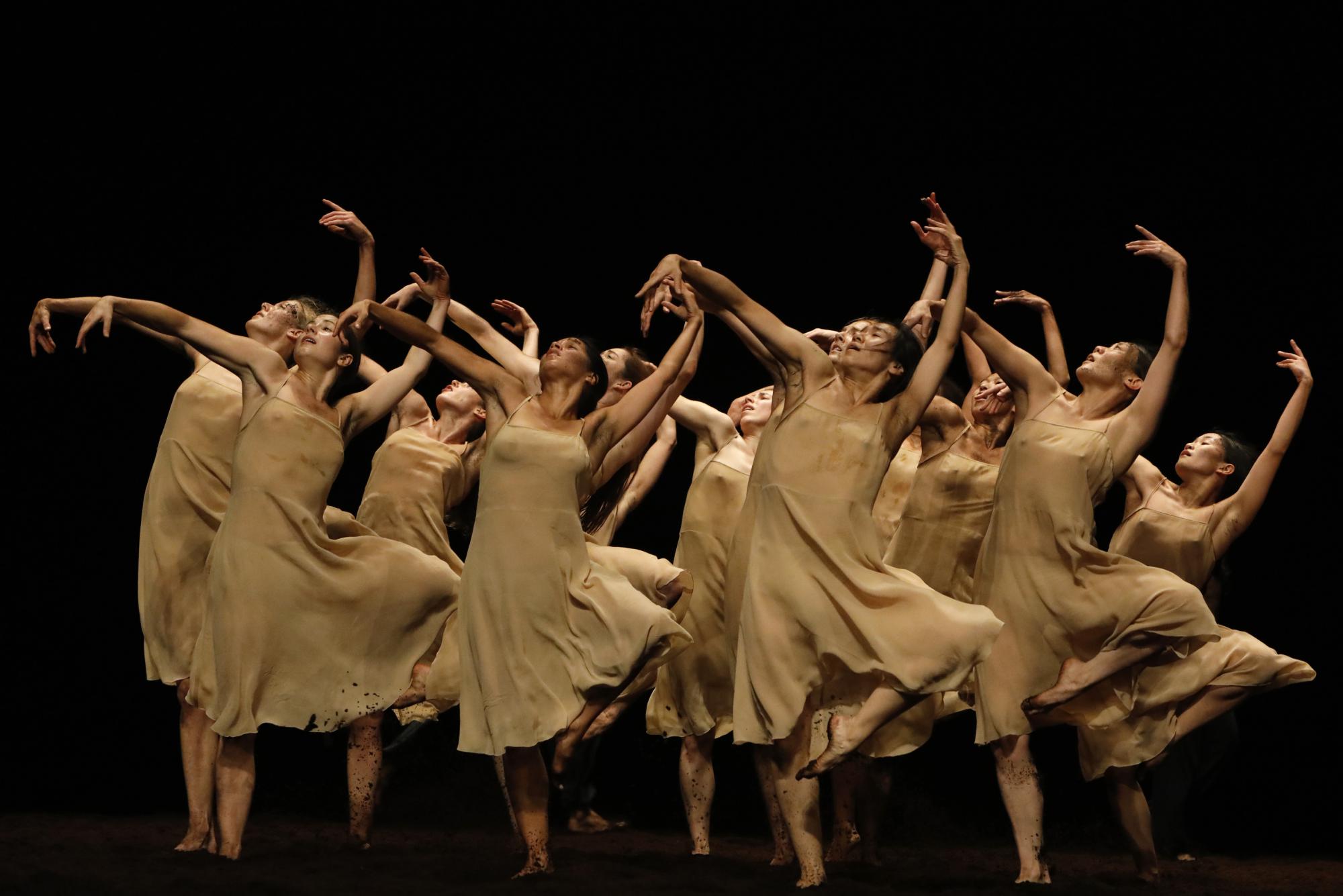 &quot;Das Frühlingsopfer&quot; von Pina Bausch am Tanztheater Wuppertal
