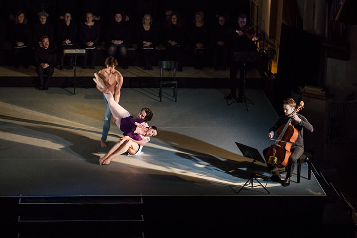 „Klangräume“ mit dem Bundesjugendballett und dem Kammerchor „vigilia“