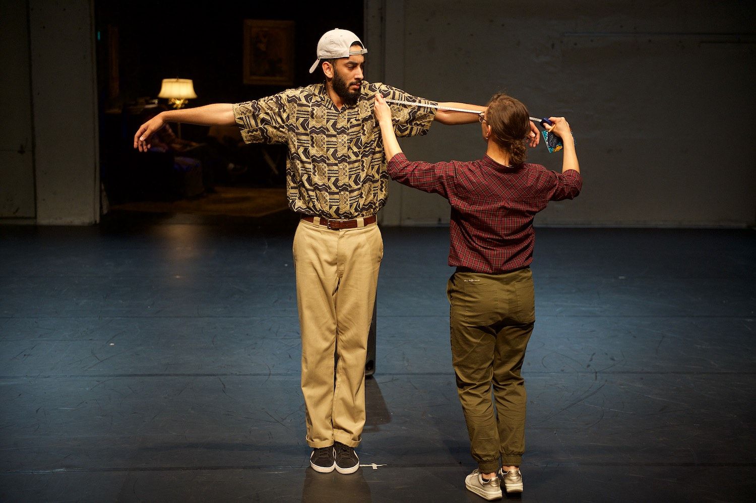 „Normen, Normen, Normen!“ von Niels „Storm“ Robitzky. Tanz: Youssef Ennoui (l) &amp; Lisa Ennoui (r)