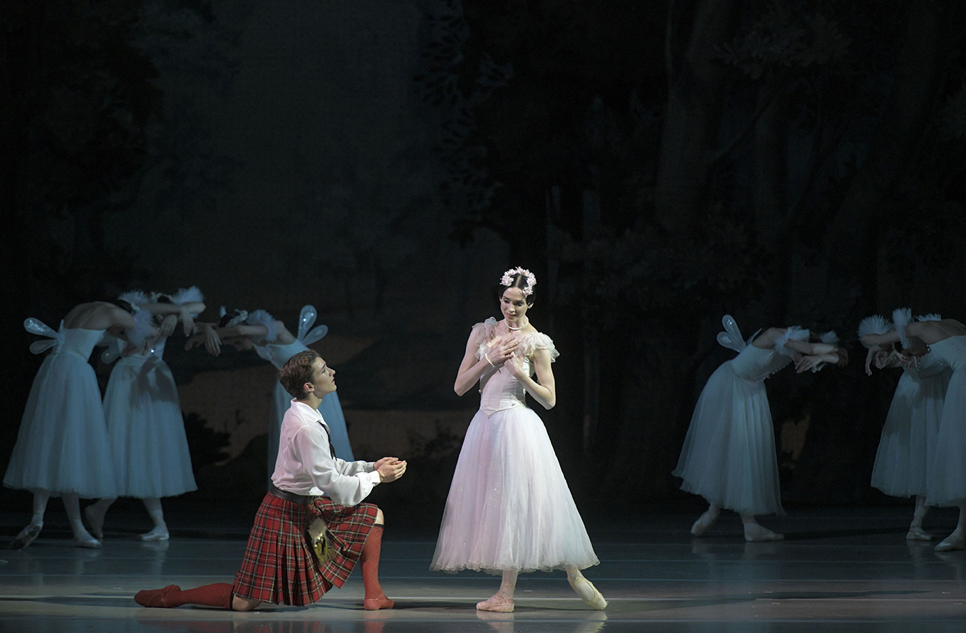 „La Sylphide“ von August Bournonville. Tanz: Shale Wagman, Olesya Novikova