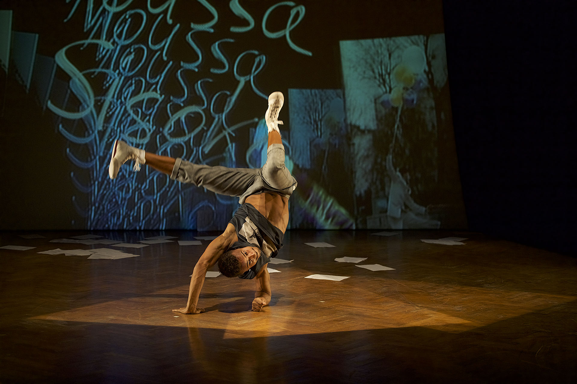 „auf meinen Schultern“ von und mit Raphael Hillebrand