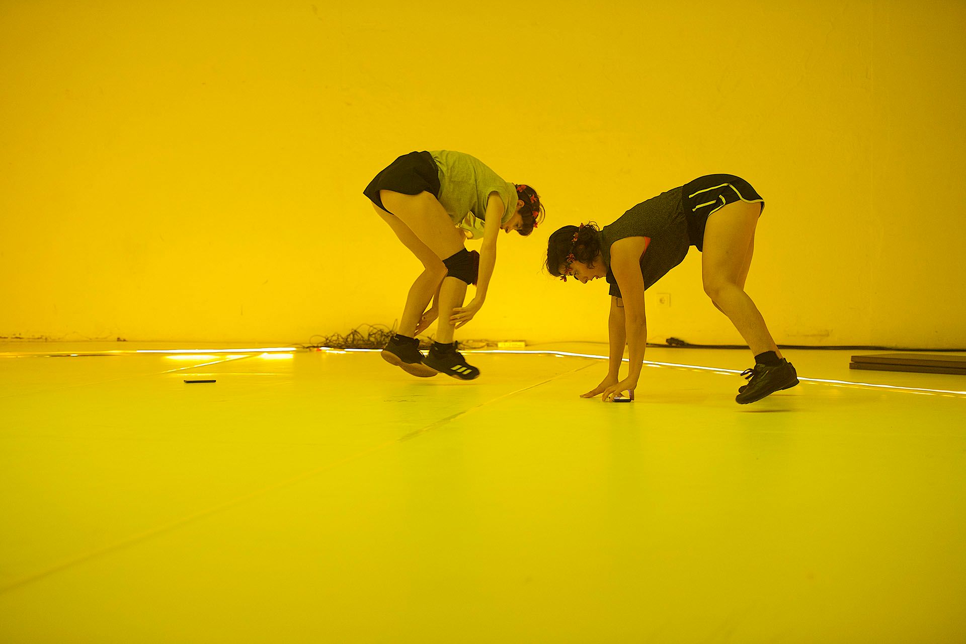 „Fan de Ellas“ von und mit Catalina Fernández. Tanz: Juliana Piquero und Alex Viteri