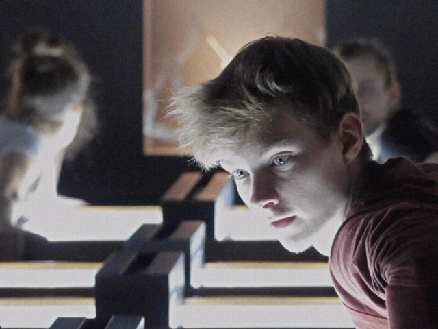 „Perfekt unperfekt“ von Guido Markowitz und Damian Gmür im Schmuckmuseum Pforzheim. Tanz: Dario Wilmington