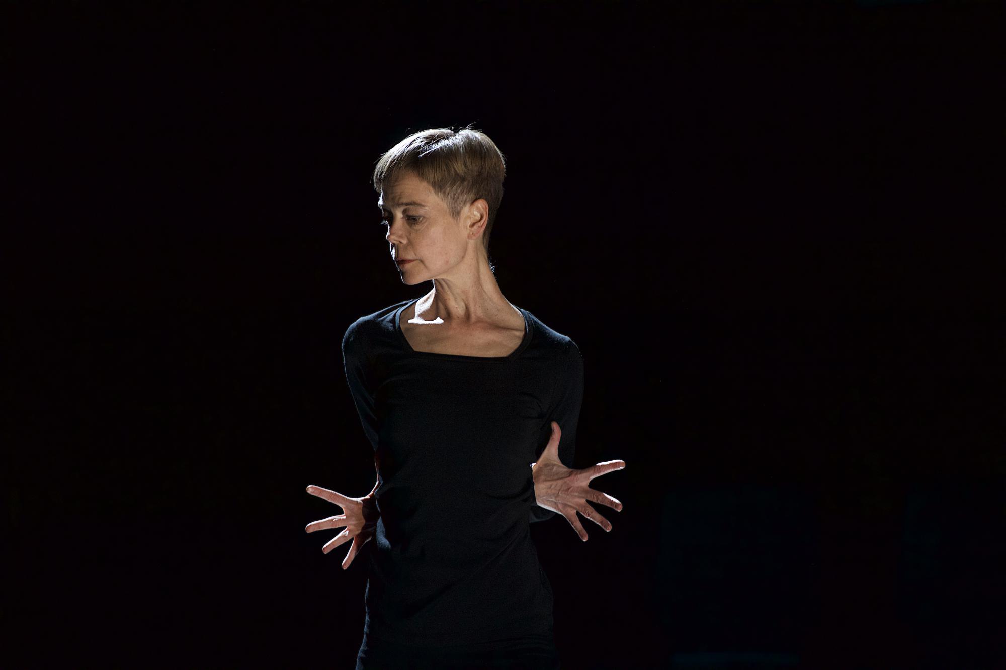 „unsichtbarst²“ von und mit Anna Huber