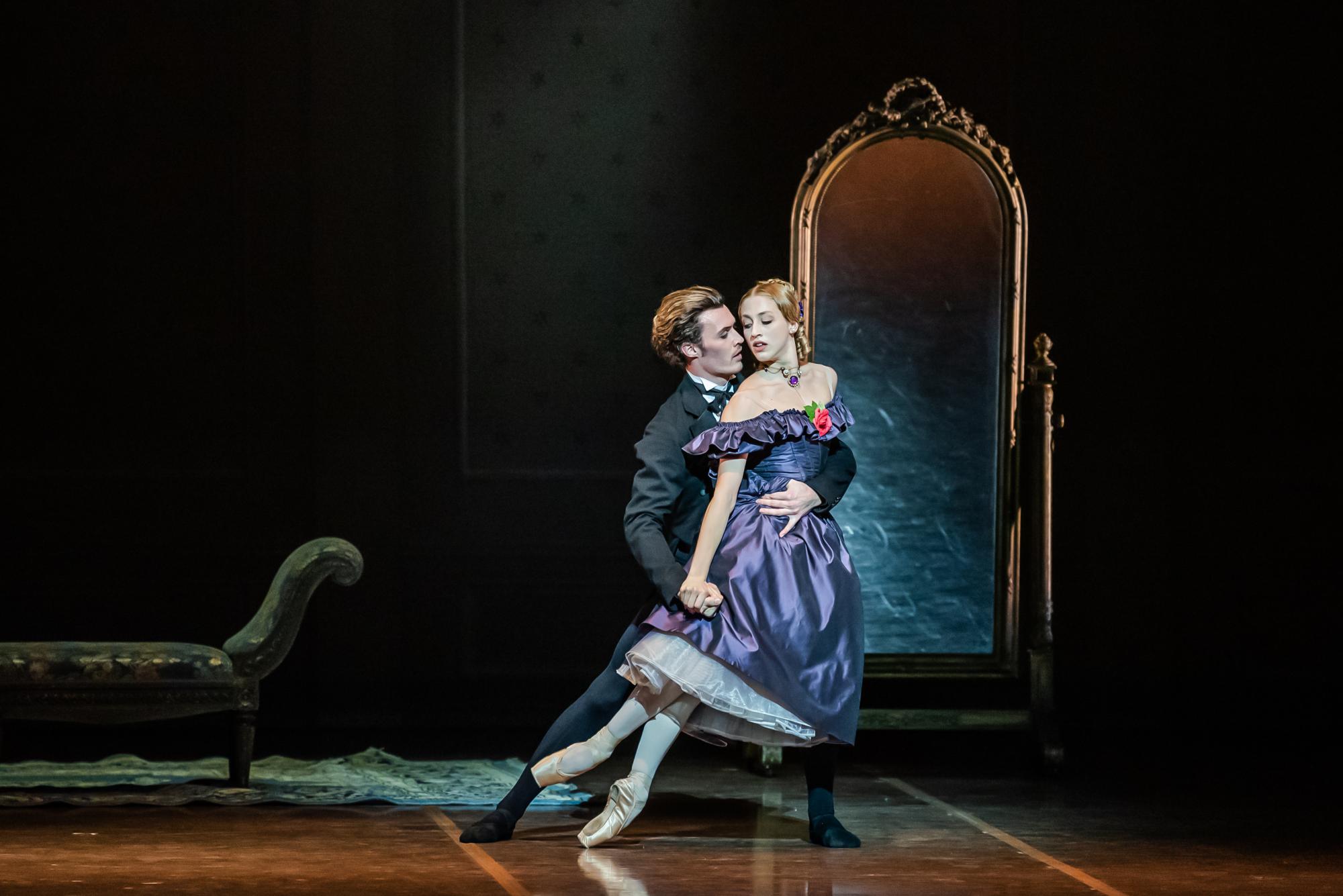 „Die Kameliendame“ von John Neumeier. Tanz: Virna Toppi und Emilio Pavan