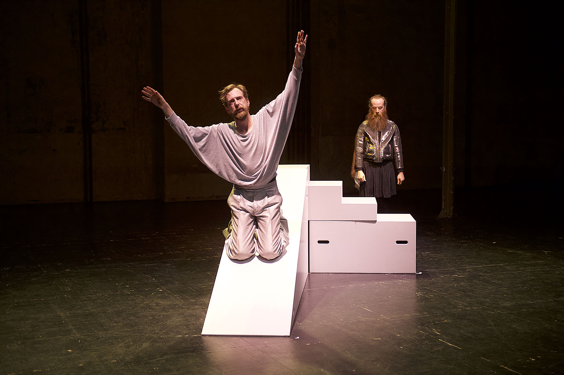 „Slave to the rhythm“ von Hermann Heisig. Tanz: Hermann Heisig &amp; Pieter Ampe