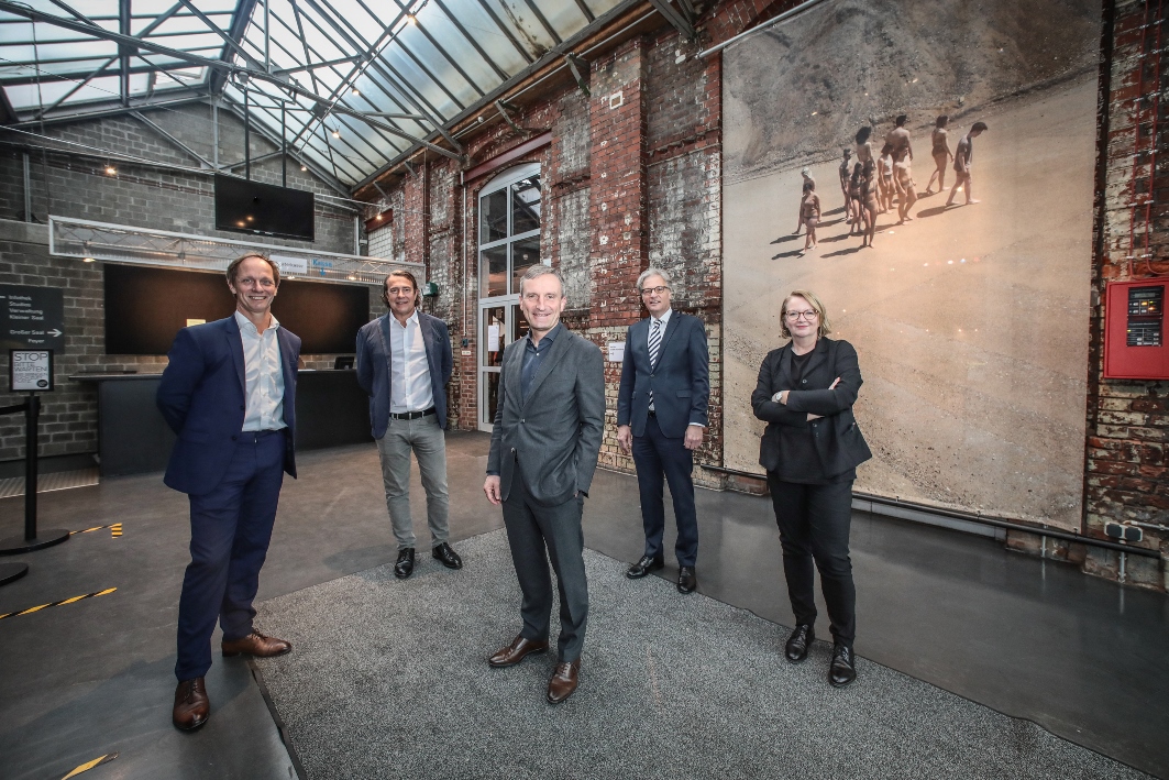 v.l. Vorsitz tanzhaus nrw Dr. Johannes Kurschildgen, Architekt Joachim Sieber, Oberbürgermeister Thomas Geisel, Kulturdezernent Hans-Georg Lohe, Intendantin Bettina Masuch