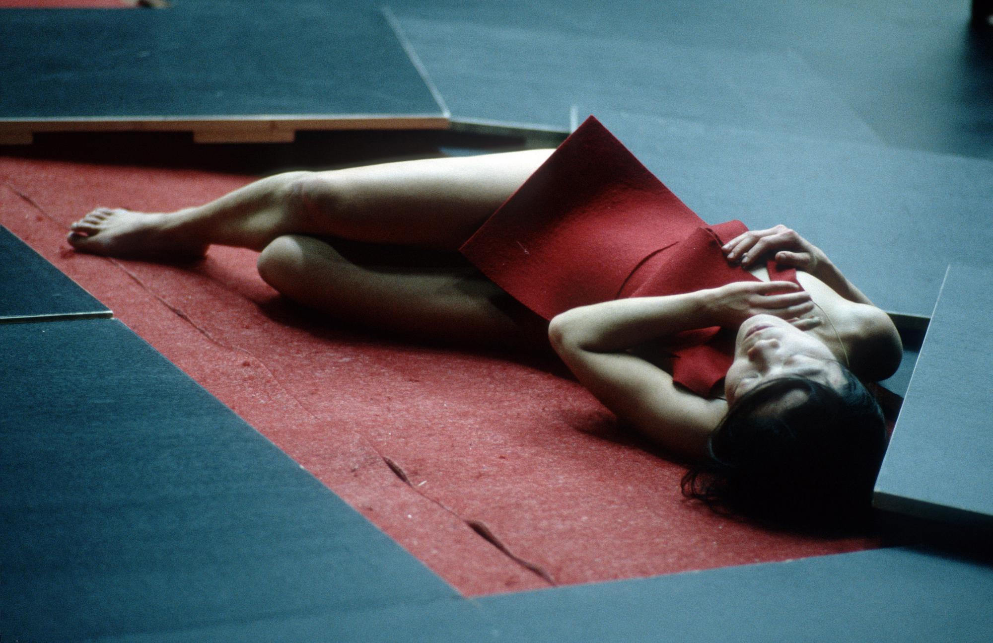 Das Ausstellungsprojekt „Body Performance“ im Berliner Museum für Fotografie zeigt u.a. Bernd Uhligs Fotografien zu Sasha Waltz: „Körper“