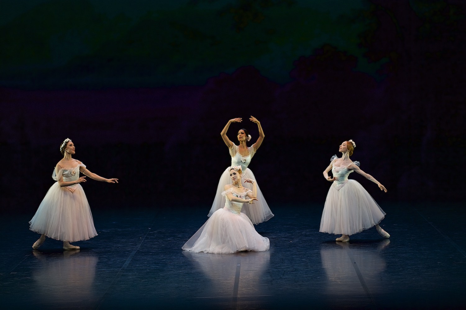 „Pas de Quatre“ (Divertissement)von  Anton Dolin - Yolanda Correa (l) , Ksenia Ovsyanick (m.v.) , Elisa Carrillo Cabrera (m.h.) &amp; Iana Salenko (r)