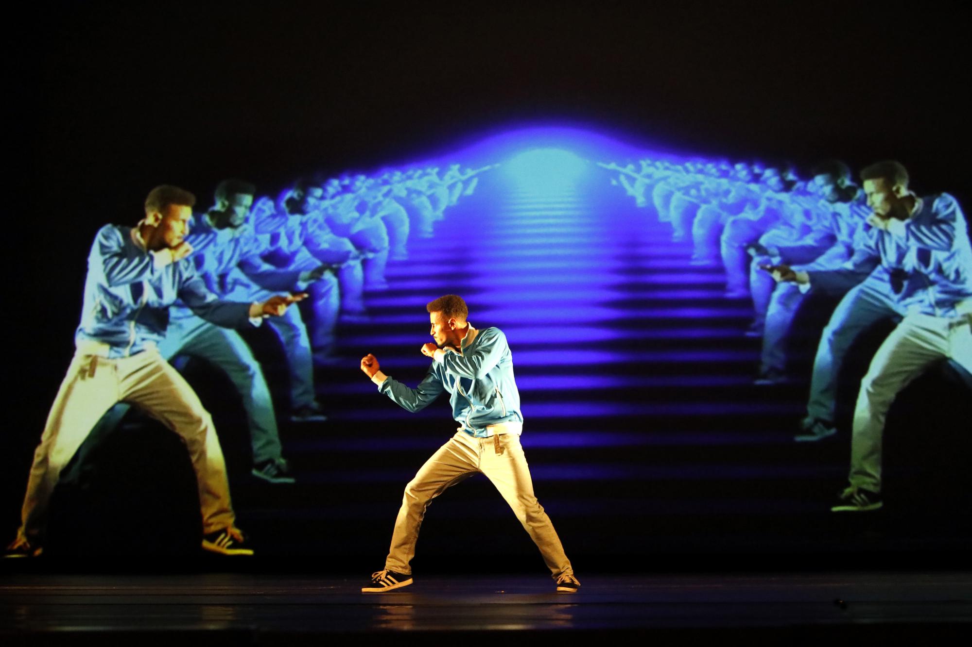 Raphael Hillebrand in „Auf meinen Schultern“ bei der Gala zum Deutschen Tanzpreis 2020
