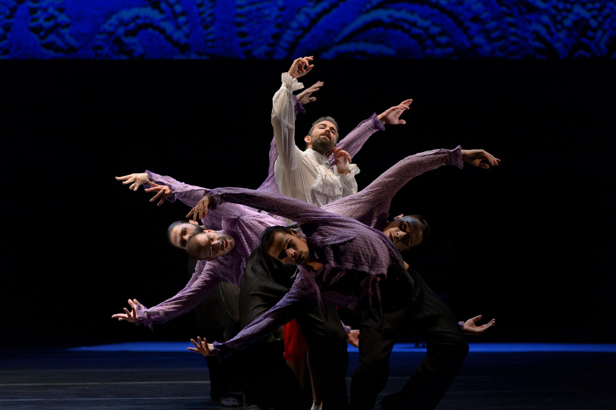 Stephan Thoss &quot;Mozart&quot;: Lorenzo  Angelini und Ensemble des Nationaltheater Mannheim Tanz