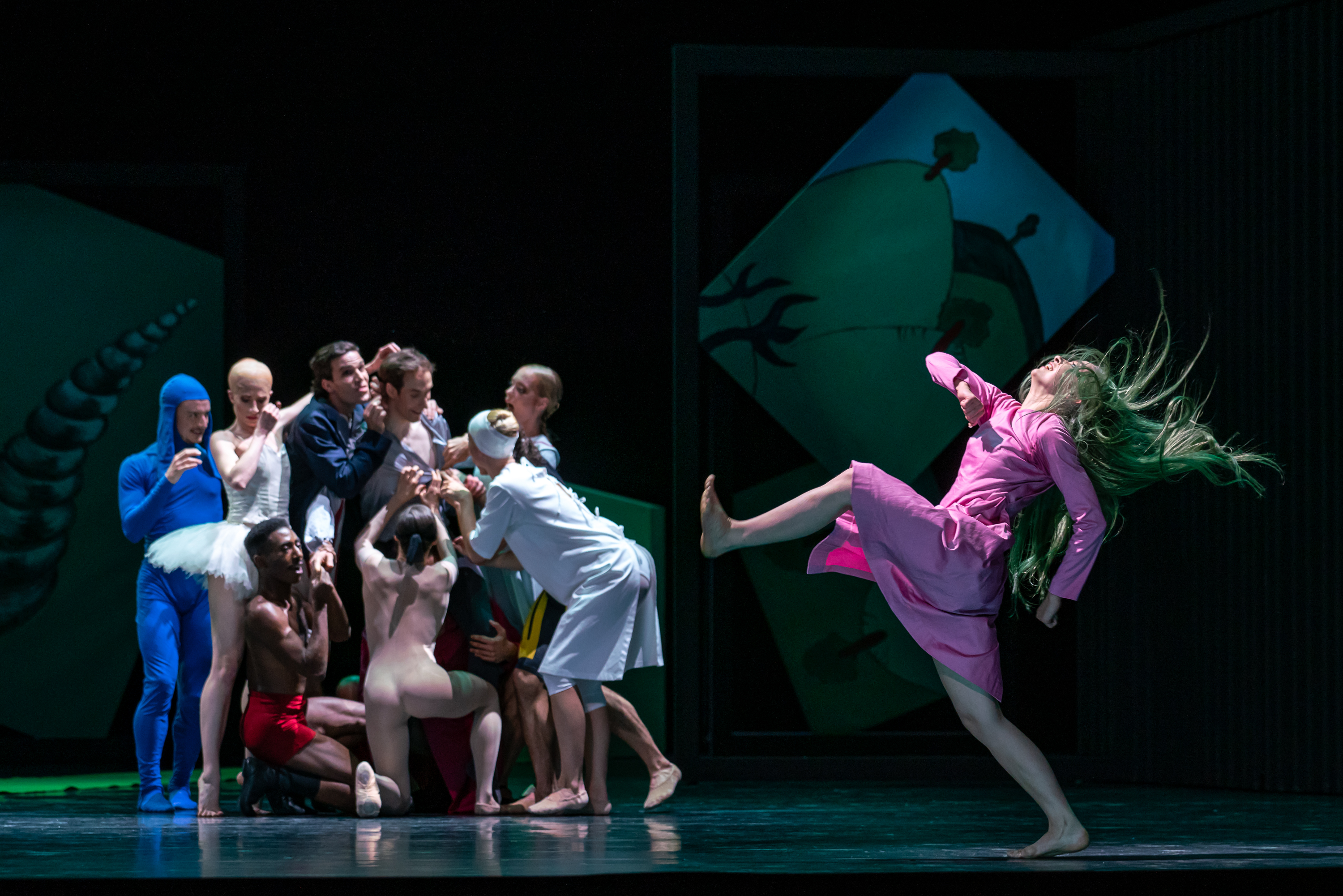 &quot;Peer Gynt&quot; von Johan Inger. Tanz: Zarina Stahnke, Ensemble