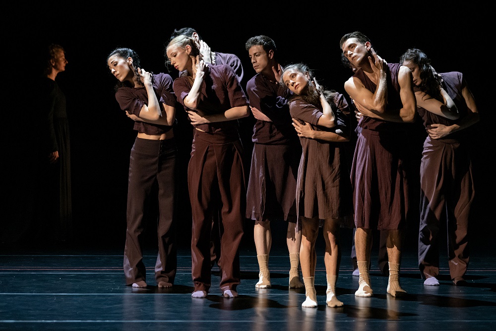 „Schwanengesang“ von Andreas Heise. Tanz: Ensemble.