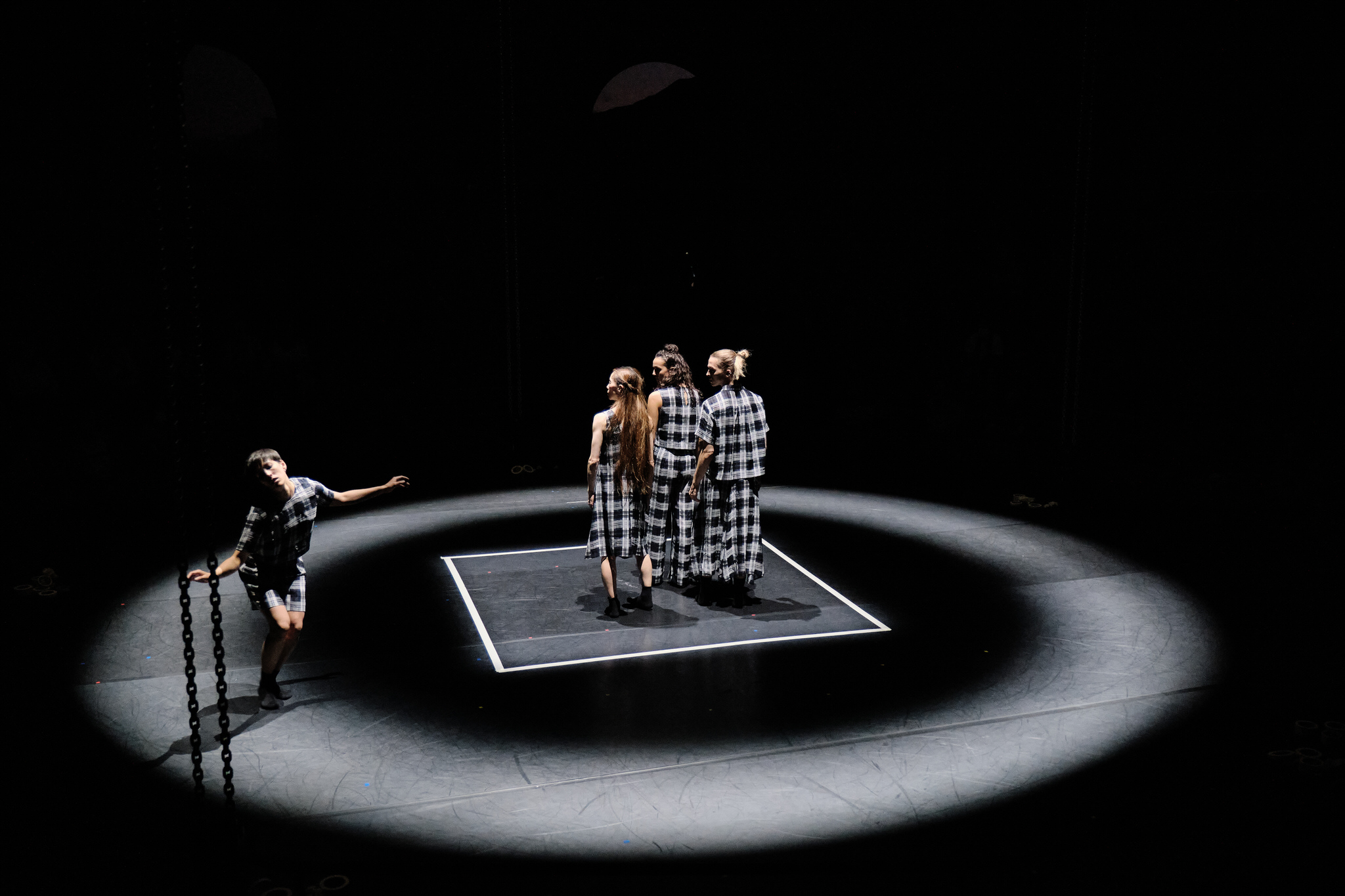 „Sense of Place“ von Dustin Klein. Tanz: Ensemble.