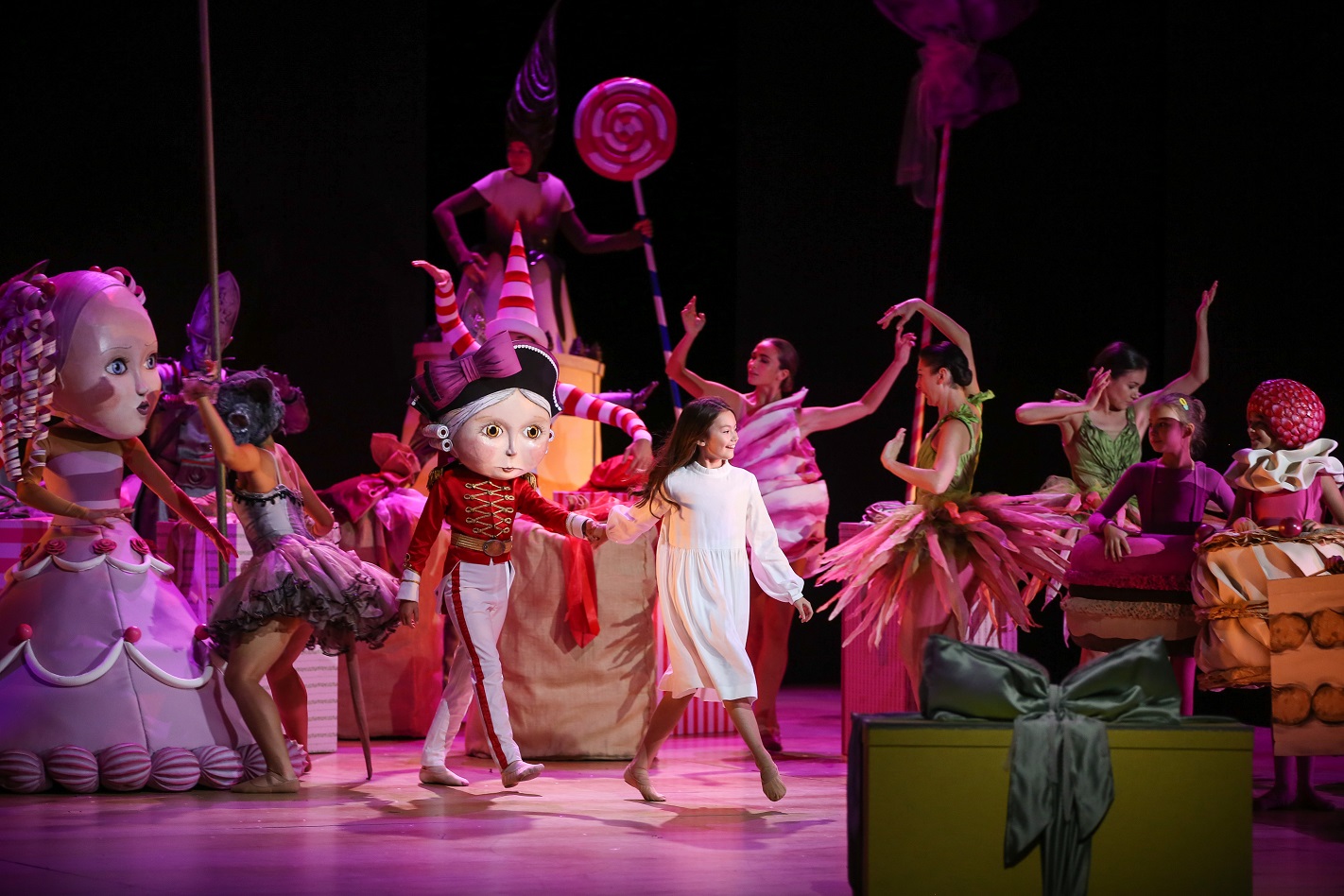 „Jolanthe und der Nussknacker“ von Lotte de Beer, Omer Meir Wellber und Andrey Kaydanovskiy. Tanz: Ensemble.