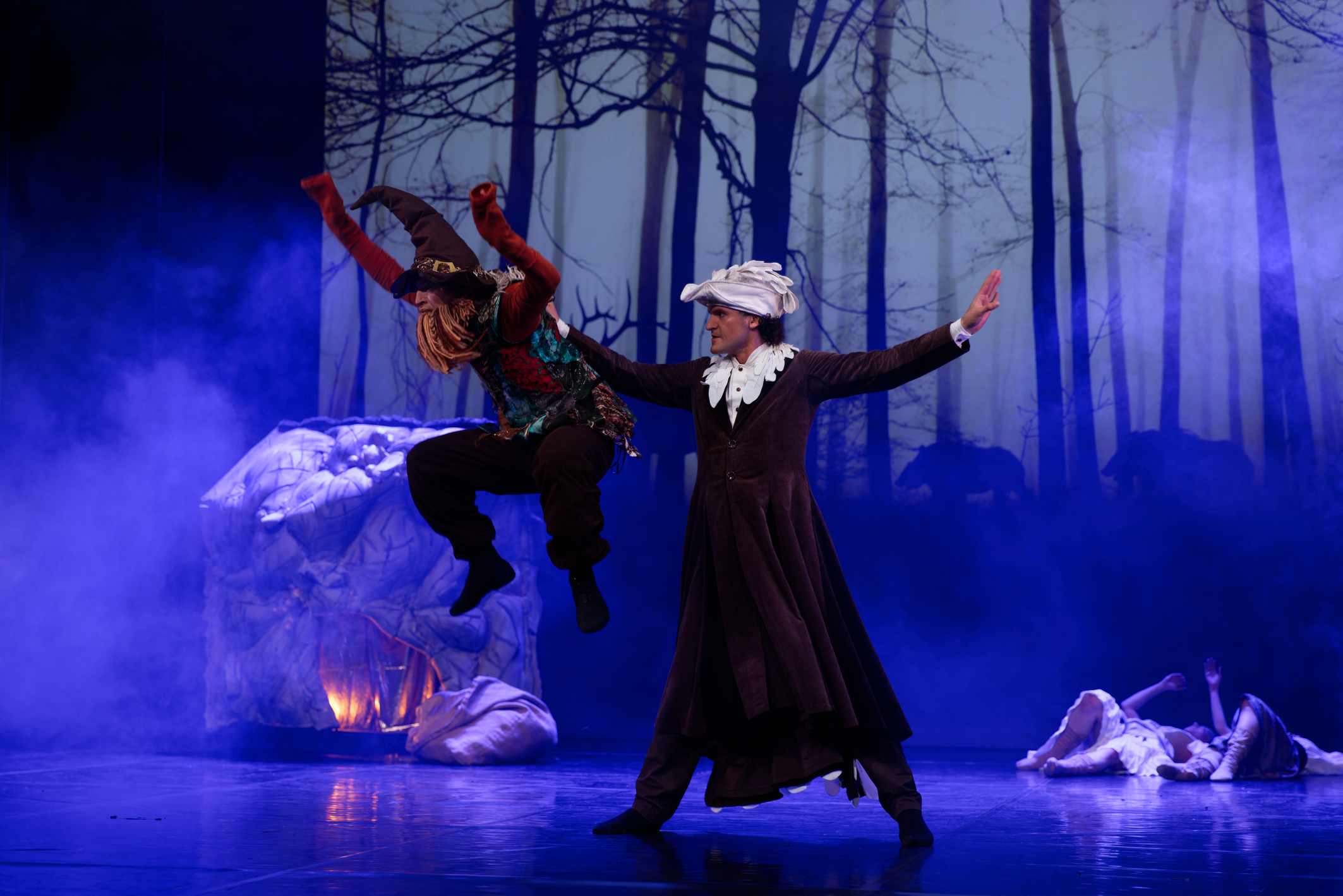 „Schneeweißchen und Rosenrot“ von Jutta Ebnother. Tanz: Joseph Edy, Vinícius da Silva 