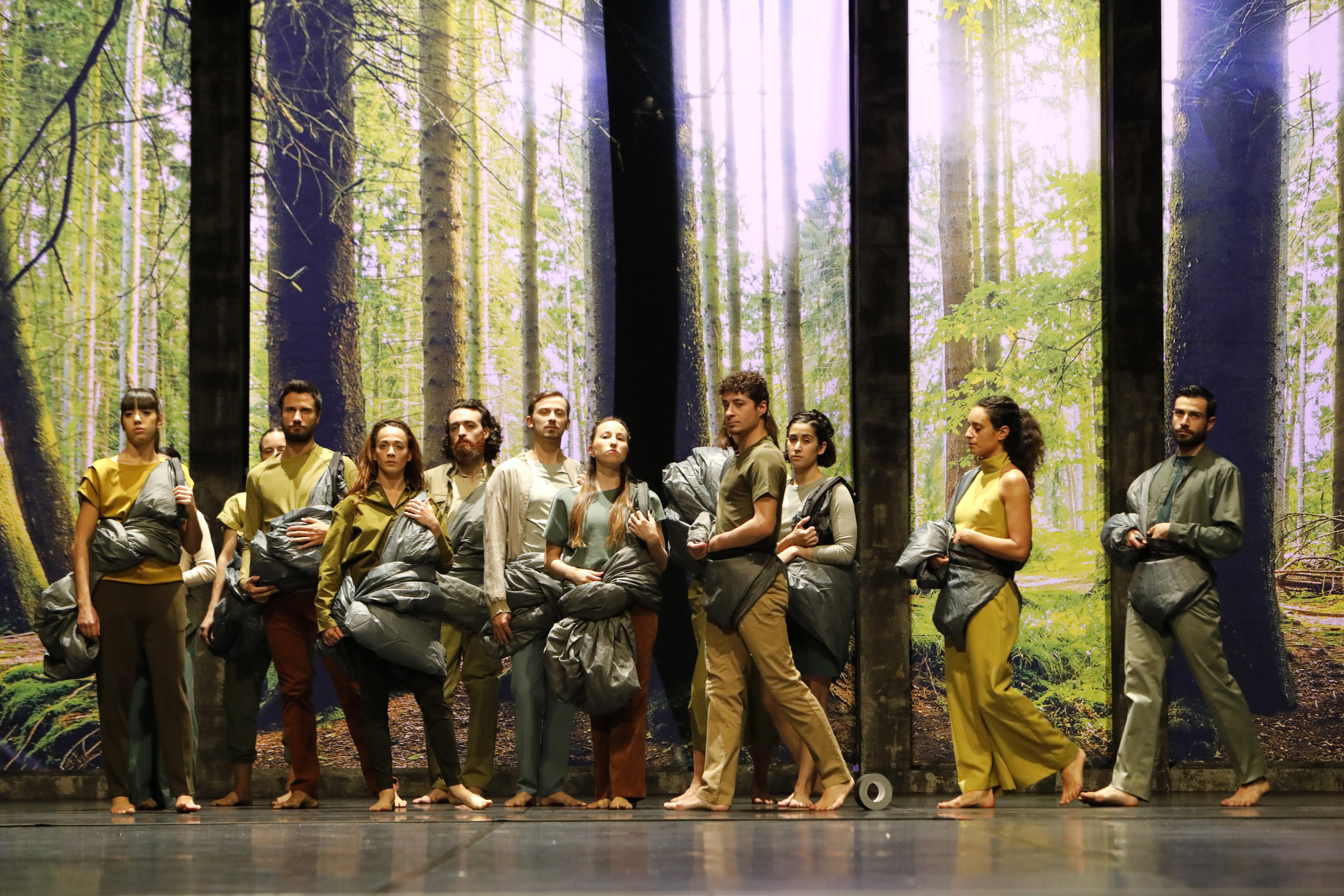 „Siegfried – Eine Bewegung“ von Gregor Zöllig. Tanz: Ensemble.