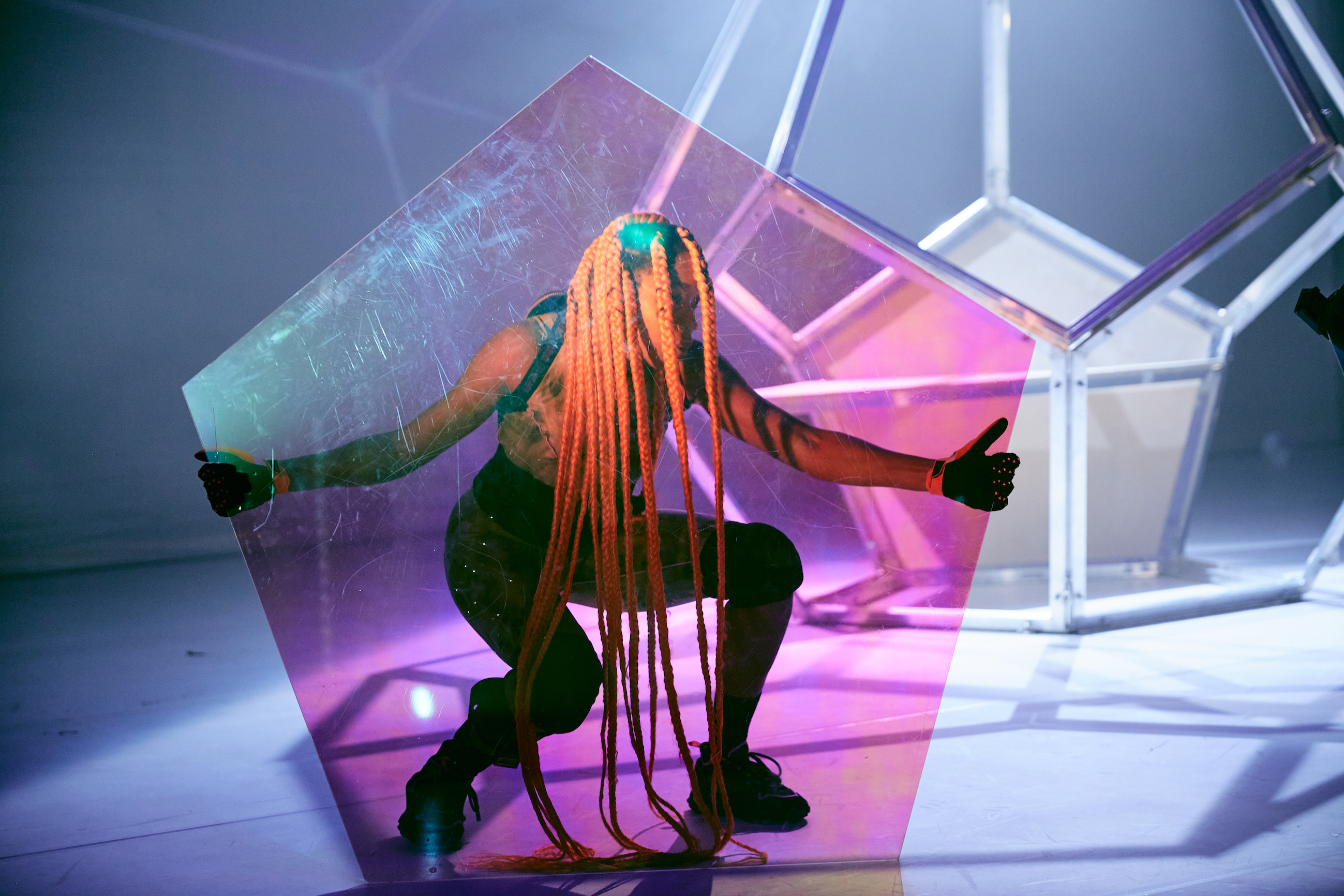 „De_Coding Game Over“ von Mab Cardoso. Tanz: Luana Madikera