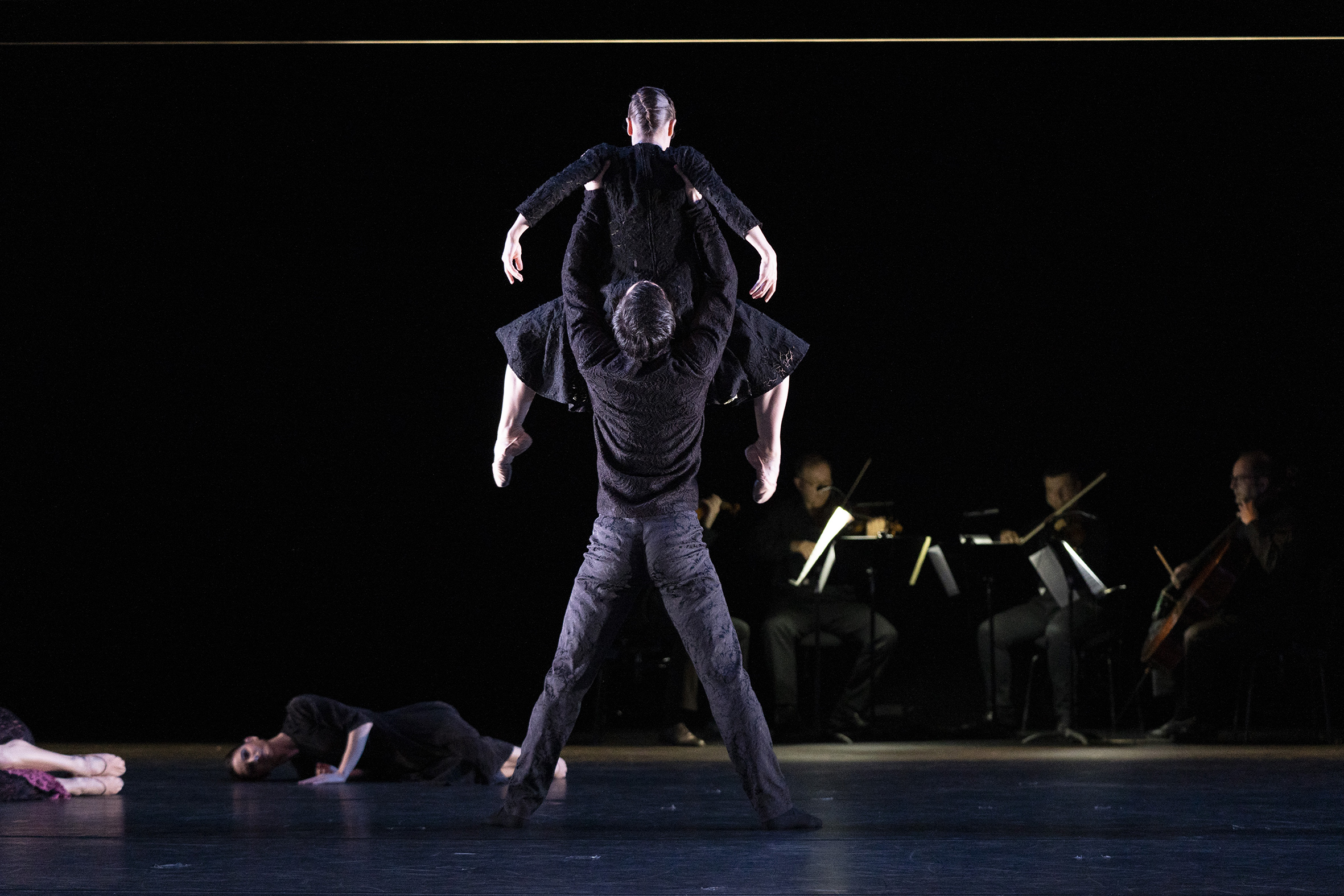 „Der Tod und das Mädchen“ von Antoine Jully. Tanz: Teele Ude und Diego Urdangarin