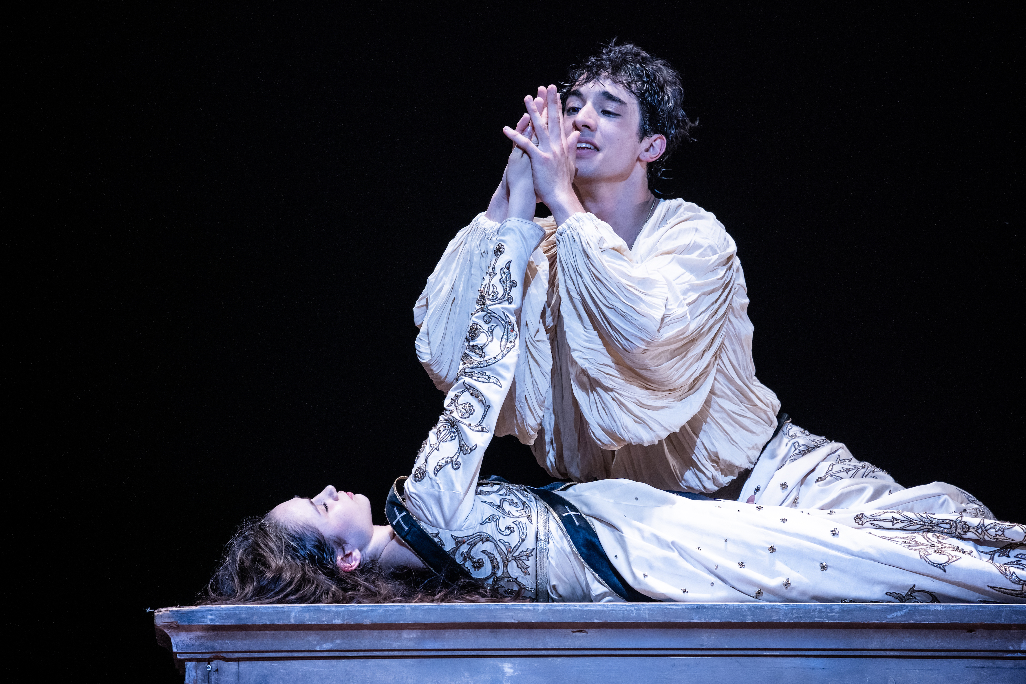 „Romeo und Julia“ von John Neumeier. Tanz: Azul Ardizzone, Louis Musin