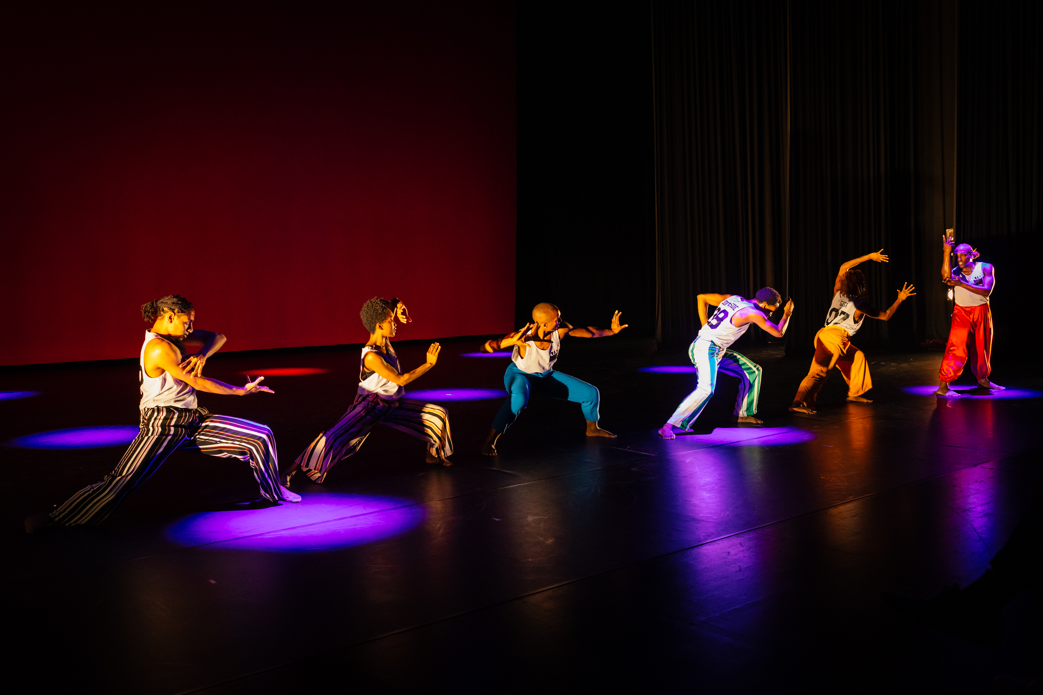 „Big Rings“ von Keerati Jinakunwiphat, Tanz: Ensemble