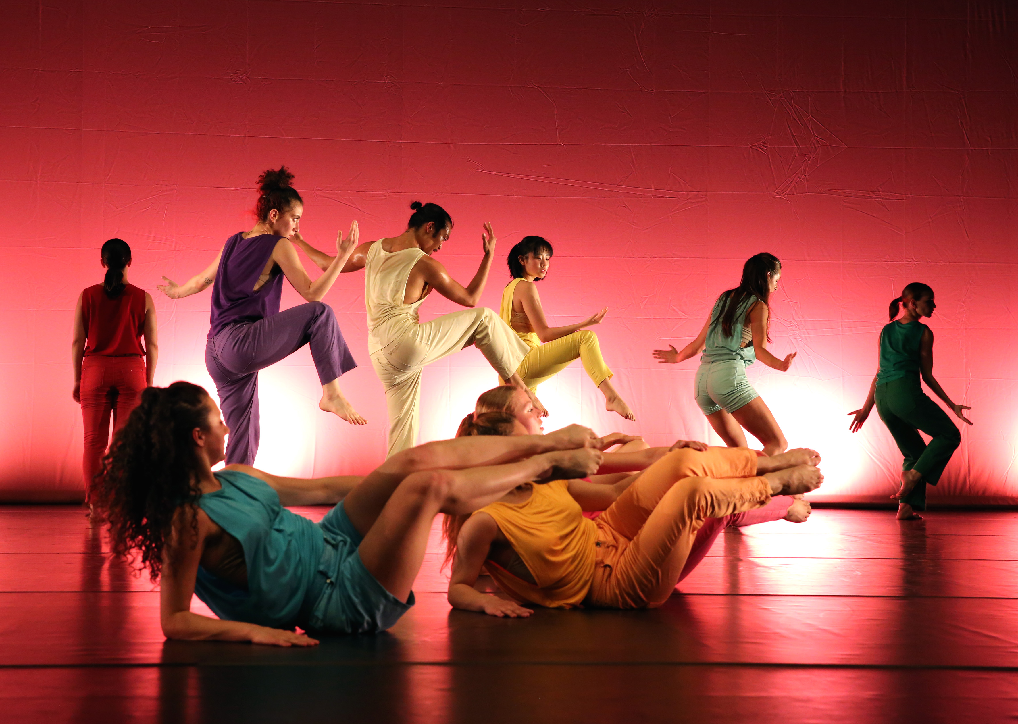 „In C“ von Sasha Waltz mit Studierenden des Instituts für Zeitgenössischen Tanz der Folkwang Universität der Künste