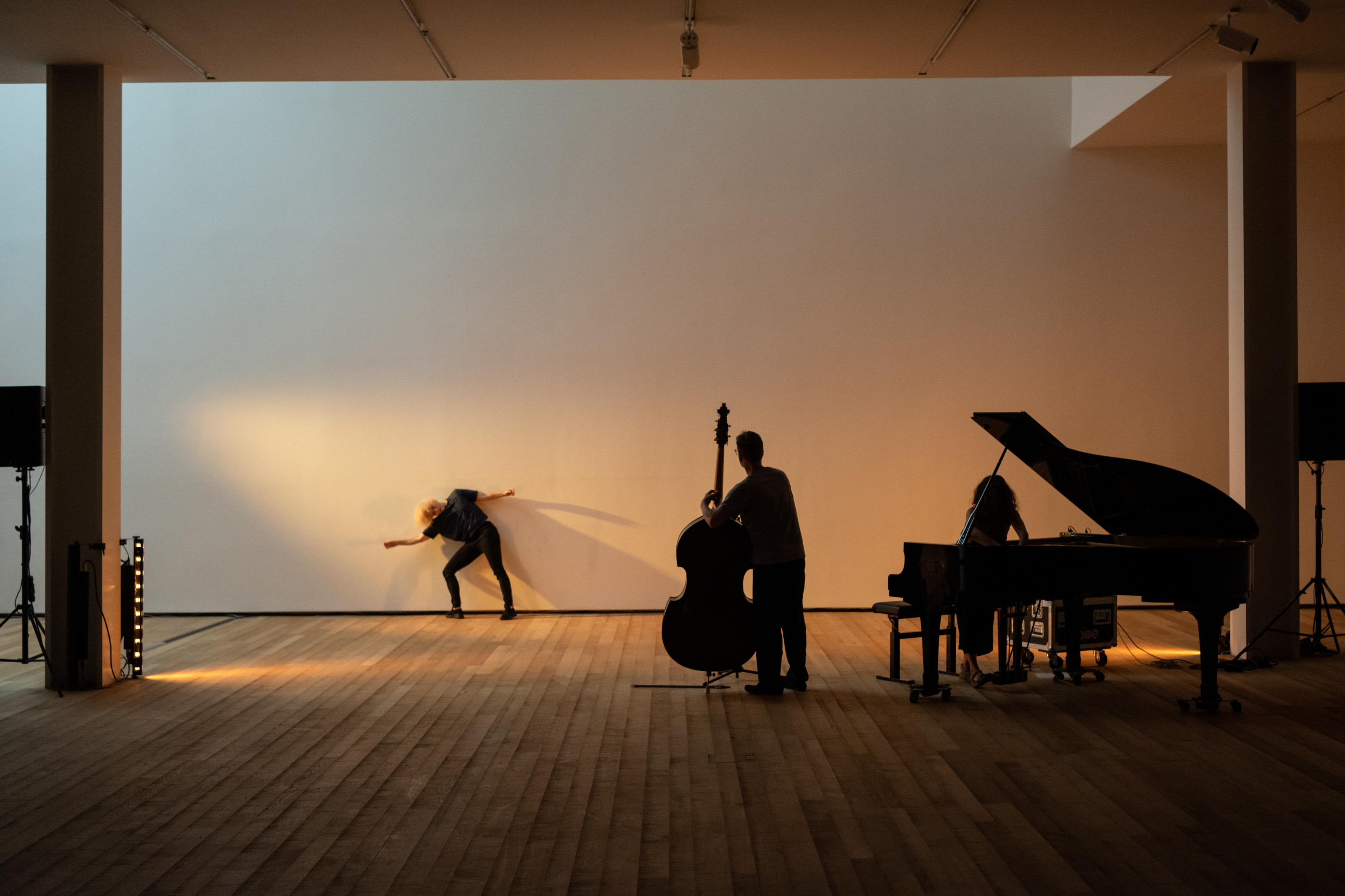 Meg Stuart „All The Way Around“